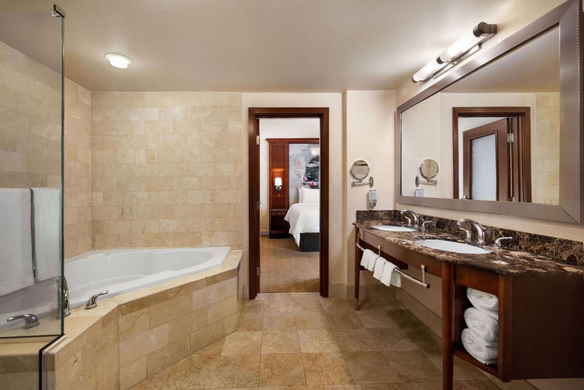 Viana Hotel and Spa, Trademark Collection by Wyndham gallery photo in Westbury, NY — image 40