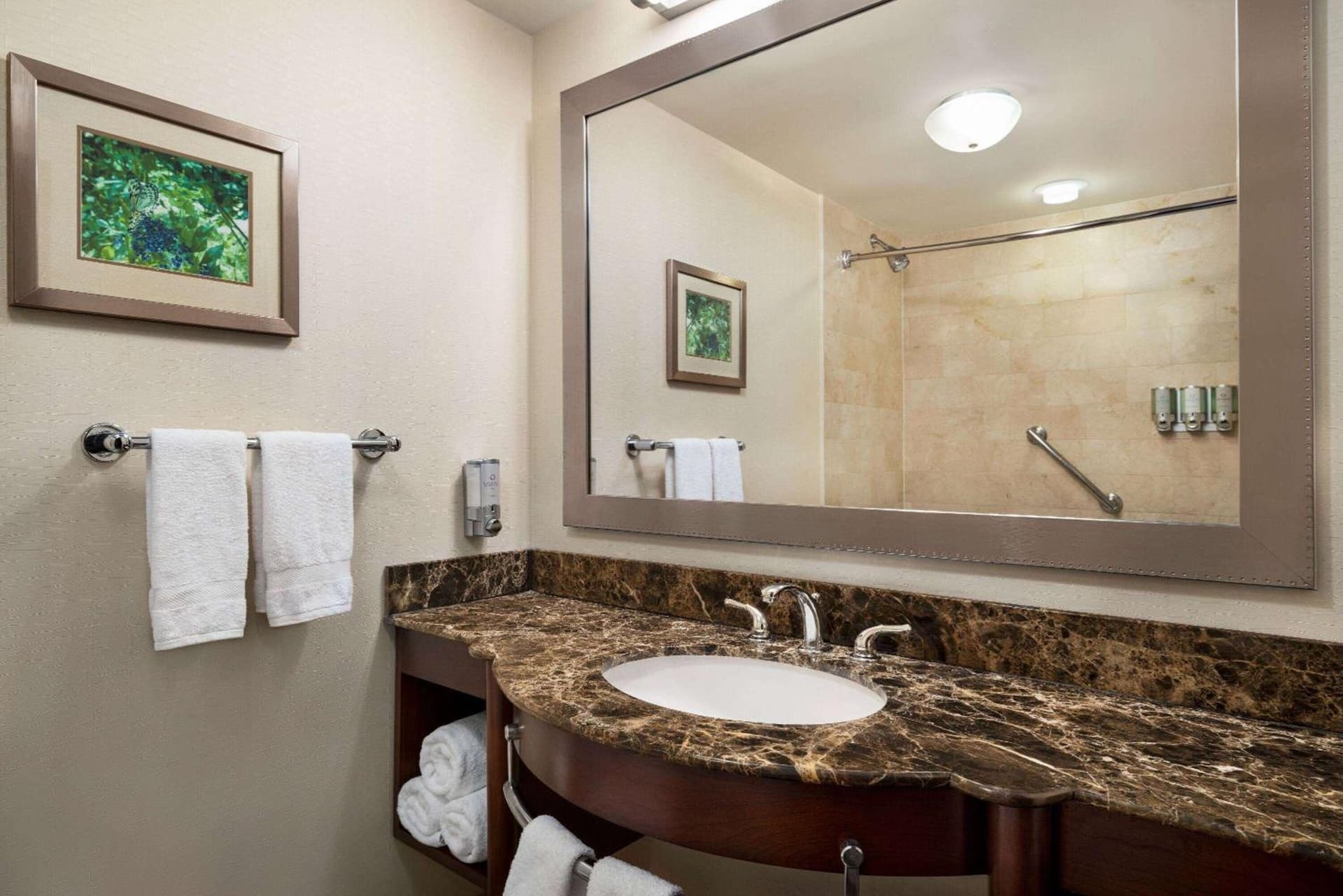 Viana Hotel and Spa, Trademark Collection by Wyndham gallery photo in Westbury, NY — image 23
