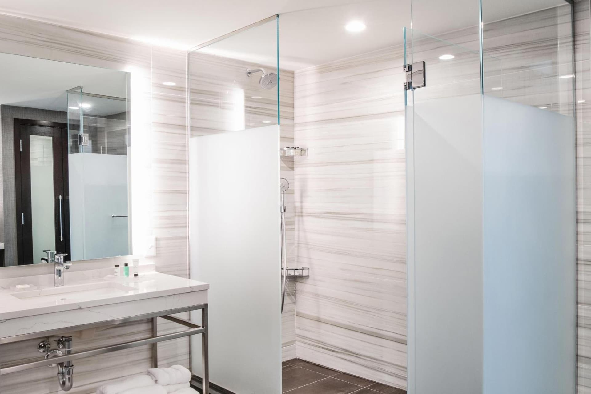 Sheraton Ann Arbor Hotel interior in Ann Arbor, MI — gallery photo 2