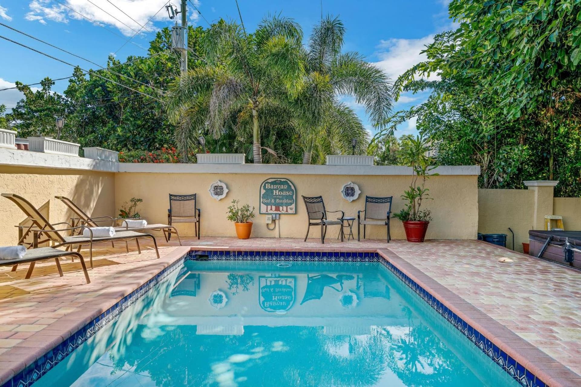 Banyan House Vacation Rentals interior in Venice, FL — gallery photo 2