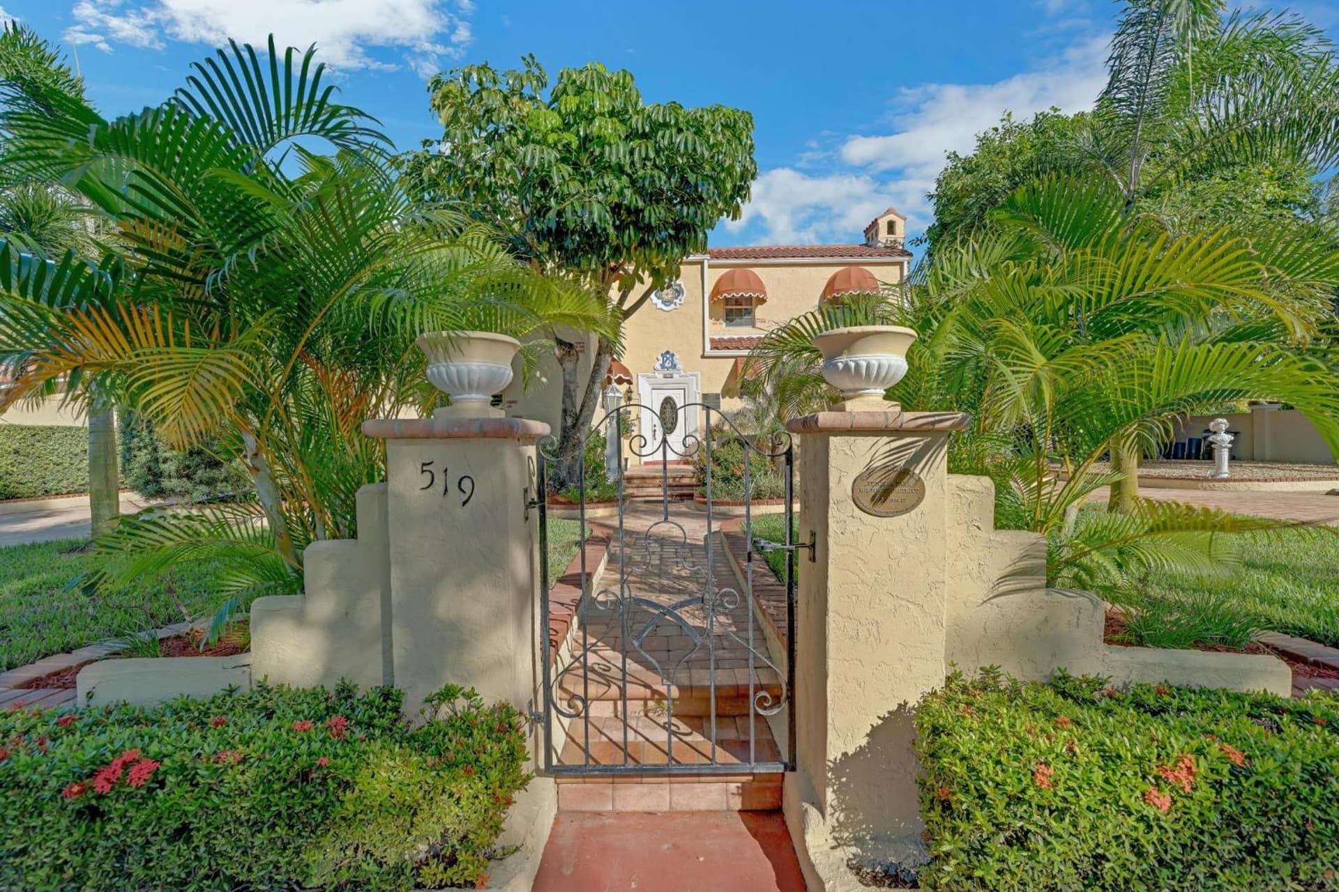 Banyan House Vacation Rentals property views in Venice, FL — gallery photo 3