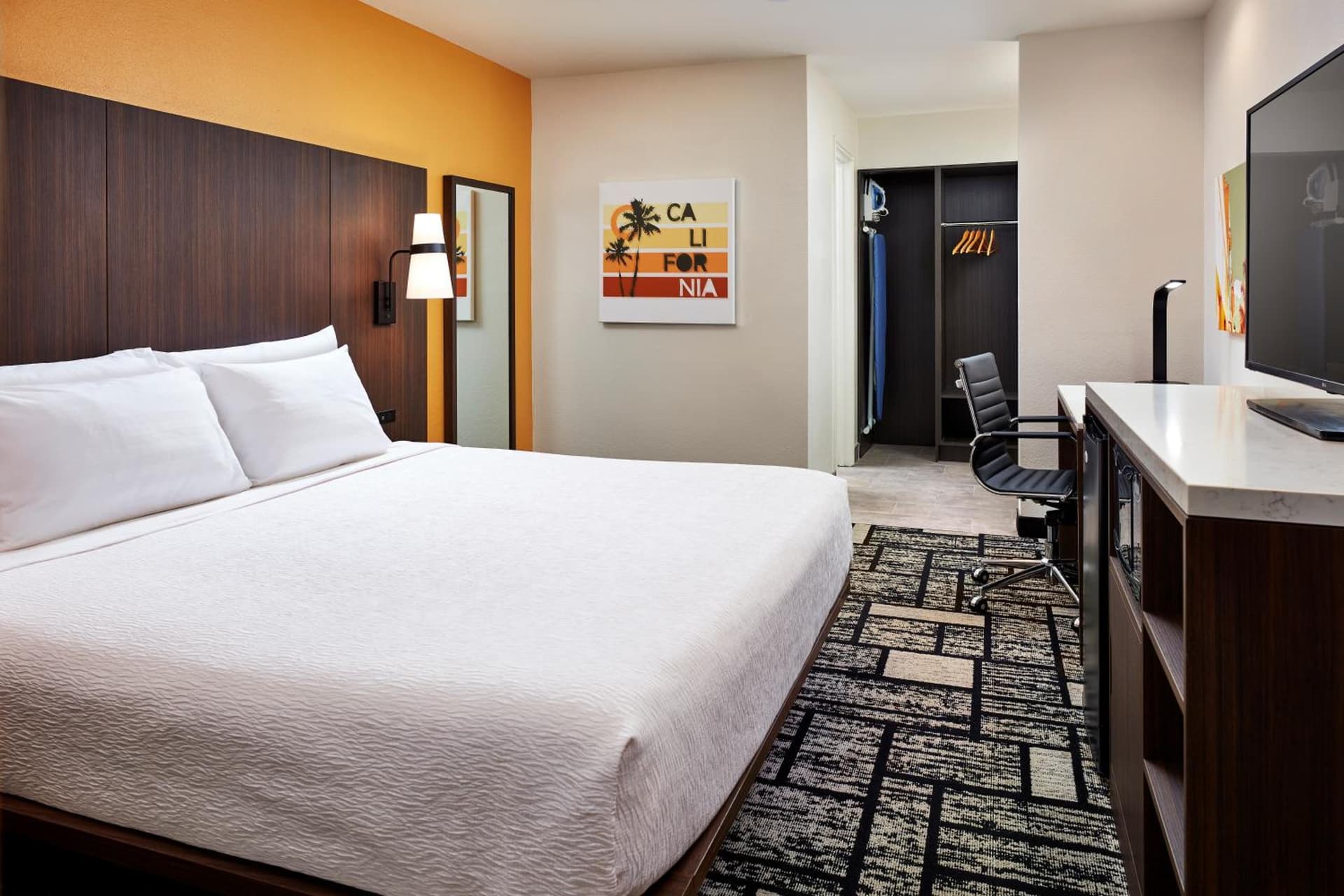 Best Western Plus Meridian Inn & Suites, Anaheim-Orange gallery photo in Orange, CA — image 56