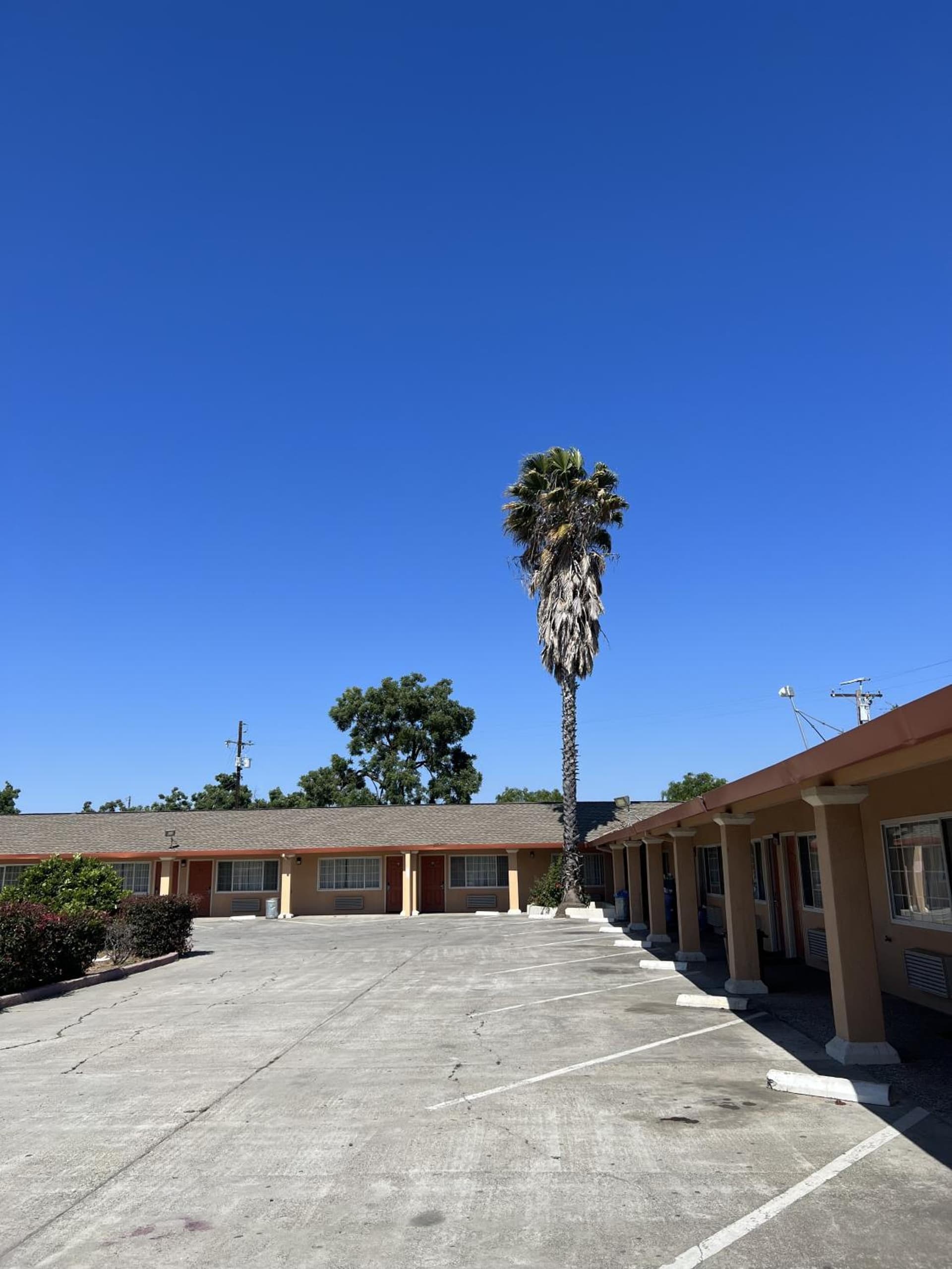 Travel Inn Gilroy gallery photo in Gilroy, CA — image 8