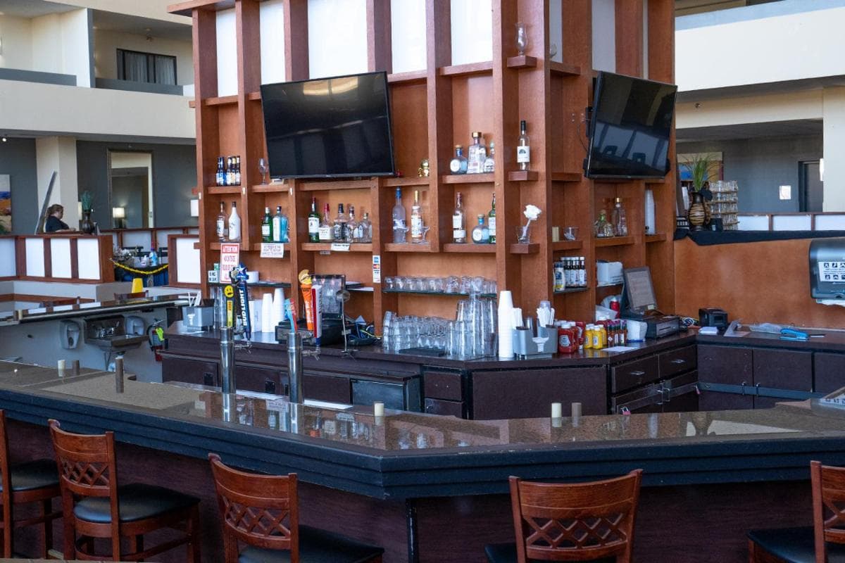 Atrium Hotel and Suites DFW Airport gallery photo in Irving, TX — image 116