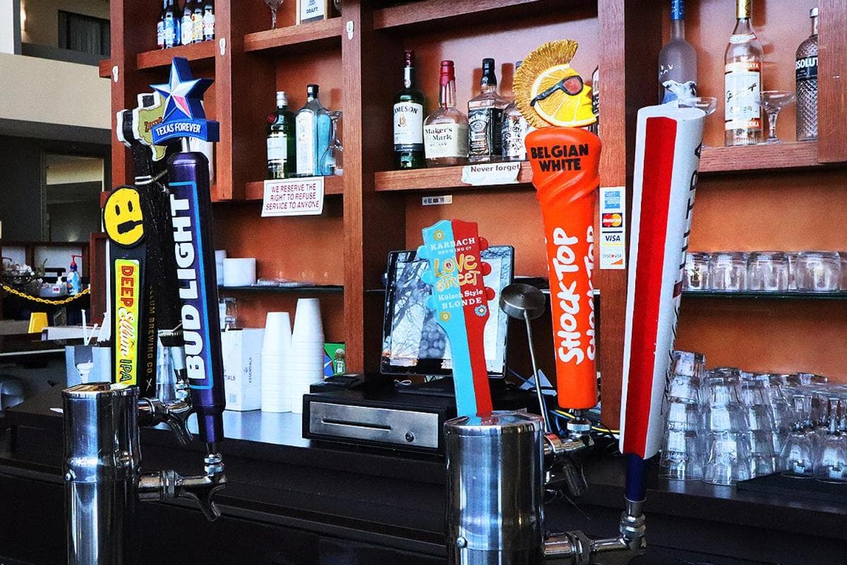 Atrium Hotel and Suites DFW Airport gallery photo in Irving, TX — image 98