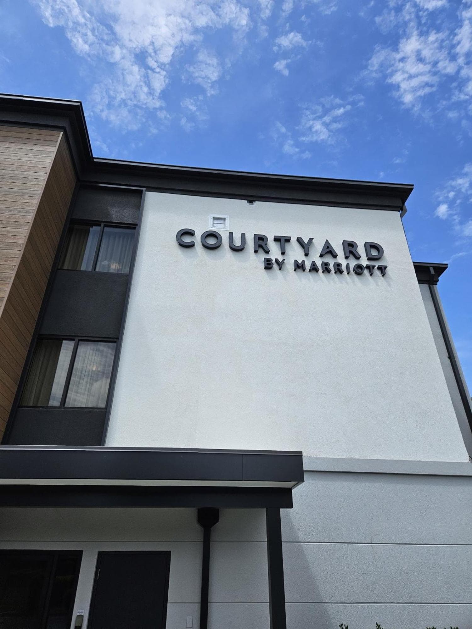 Courtyard by Marriott Charlotte Ballantyne interior in Charlotte, NC — gallery photo 2