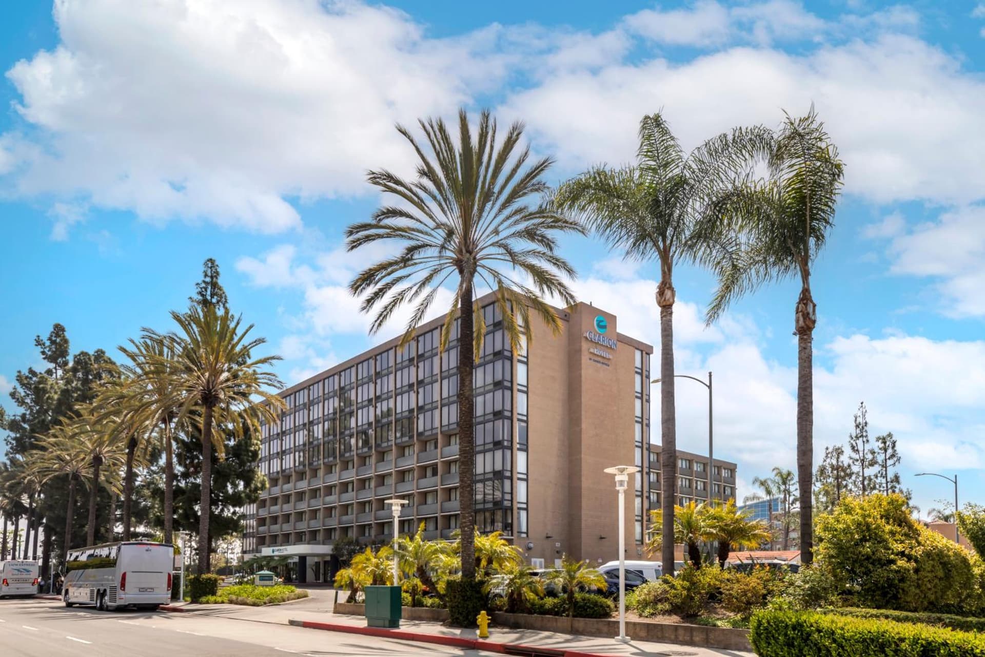 Clarion Hotel Anaheim Resort property views in Anaheim, CA — gallery photo 3