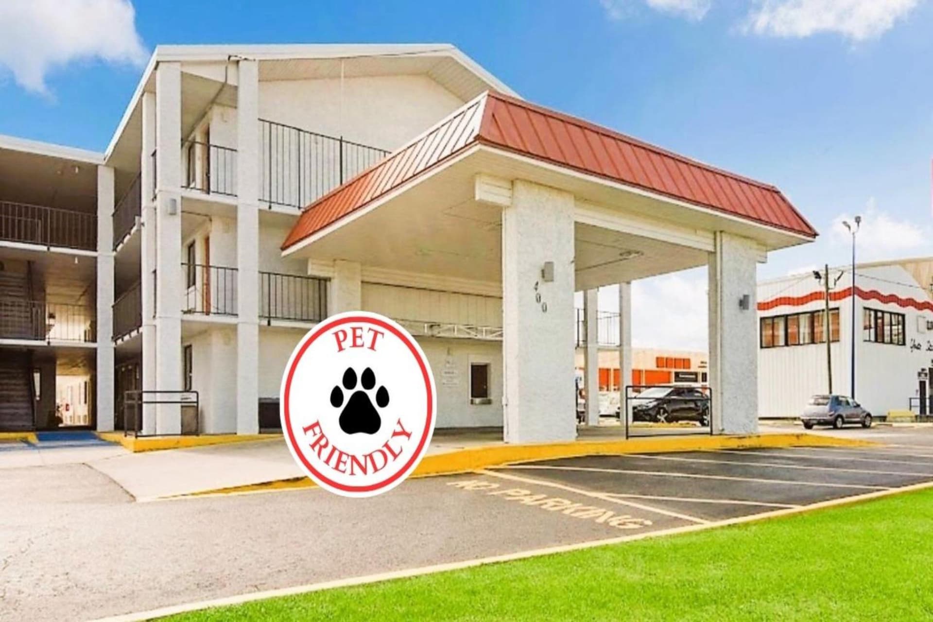 OYO Hotel Mobile, AL I-65 at Airport Blvd featured exterior or lobby in Mobile, AL — similar hotel