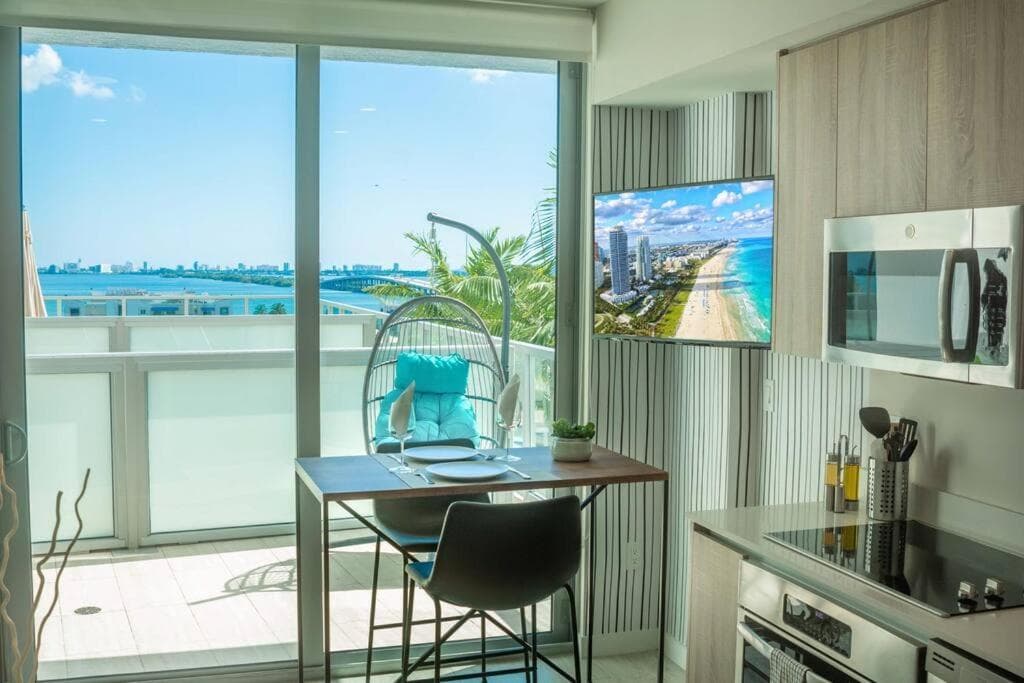 Luxury Oceanview Studio at Miami Design District interior in Miami, FL — gallery photo 2