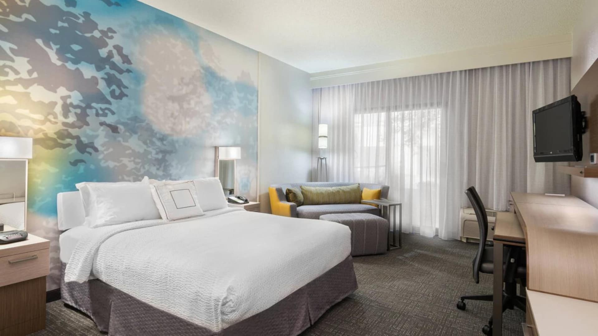 Courtyard by Marriott Wilmington/Wrightsville Beach interior in Wilmington, NC — gallery photo 2