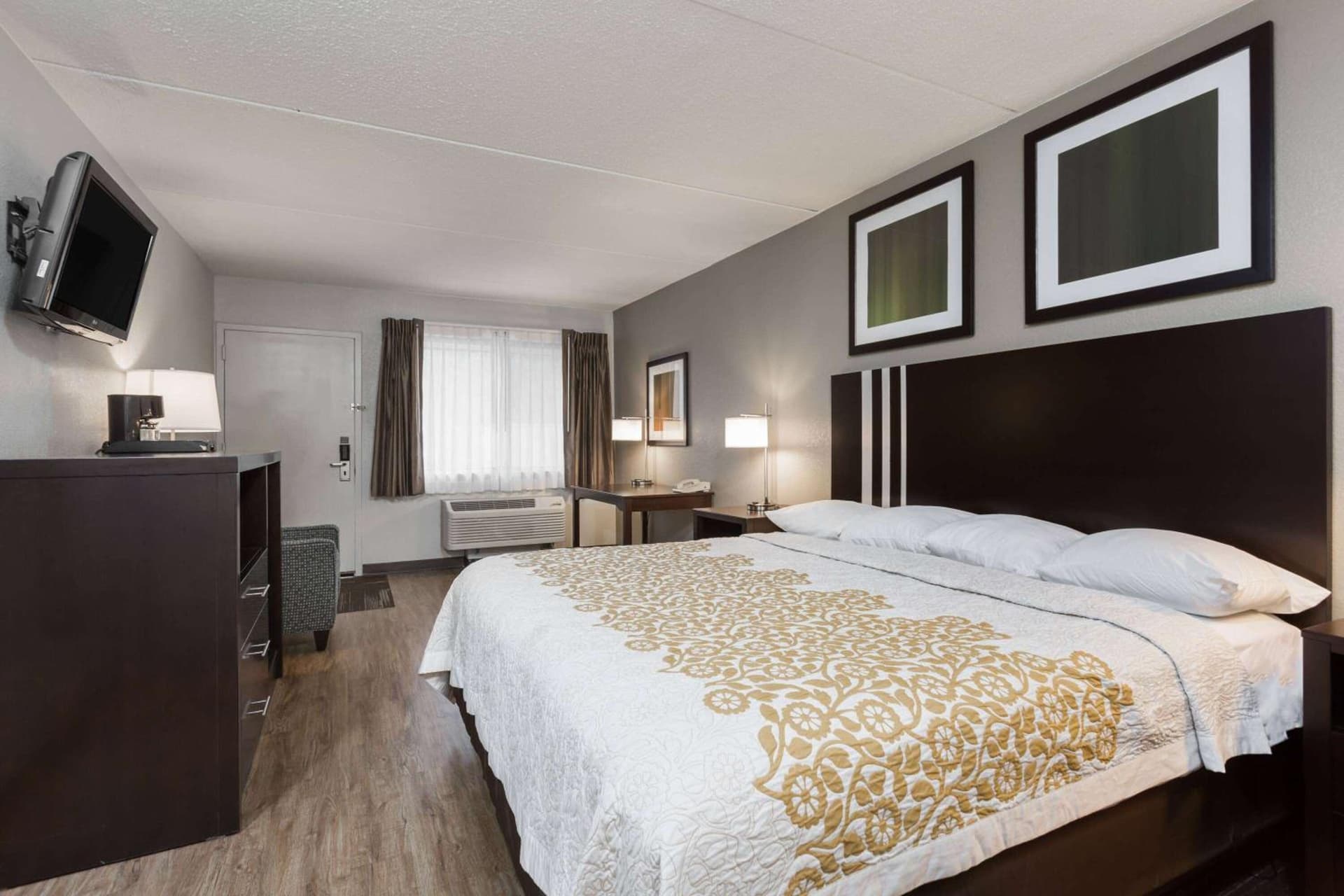 Days Inn by Wyndham Harrisburg North gallery photo in Harrisburg, PA — image 25