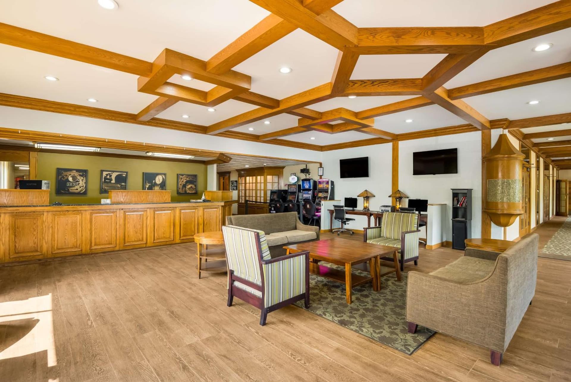 Best Western Prairie Inn & Conference Center property views in Galesburg, IL — gallery photo 3
