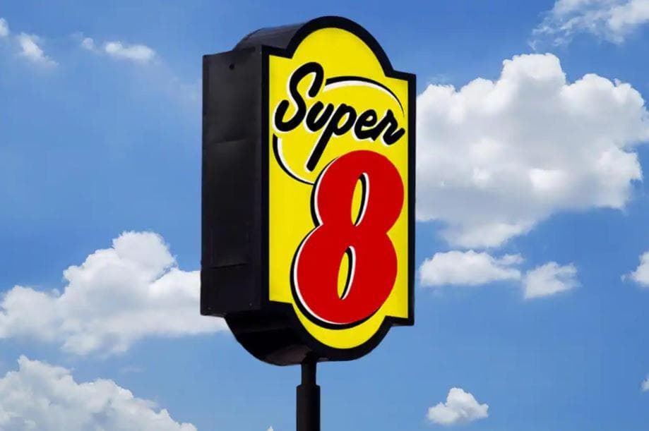 Super 8 by Wyndham Youngstown Girard gallery photo in Youngstown, OH — image 11