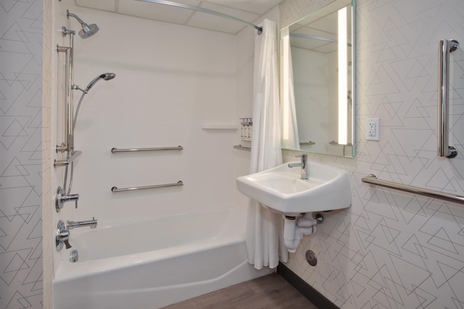 Holiday Inn Express Kitty Hawk - Outer Banks by IHG property views in Kitty Hawk, NC — gallery photo 3