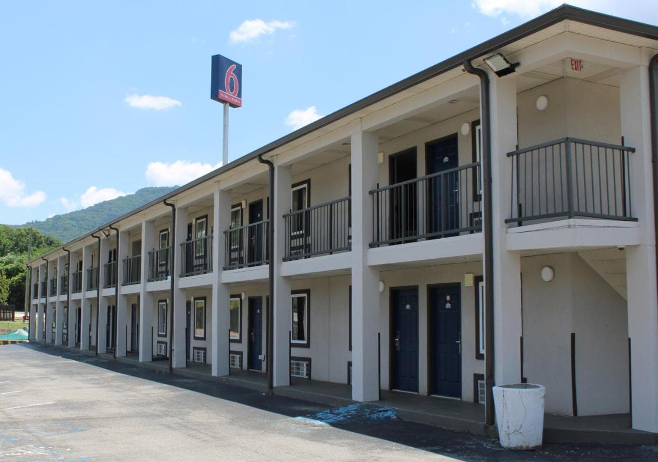 Studio 6 Suites Chattanooga TN Lookout Mtn. property views in Chattanooga, TN — gallery photo 3
