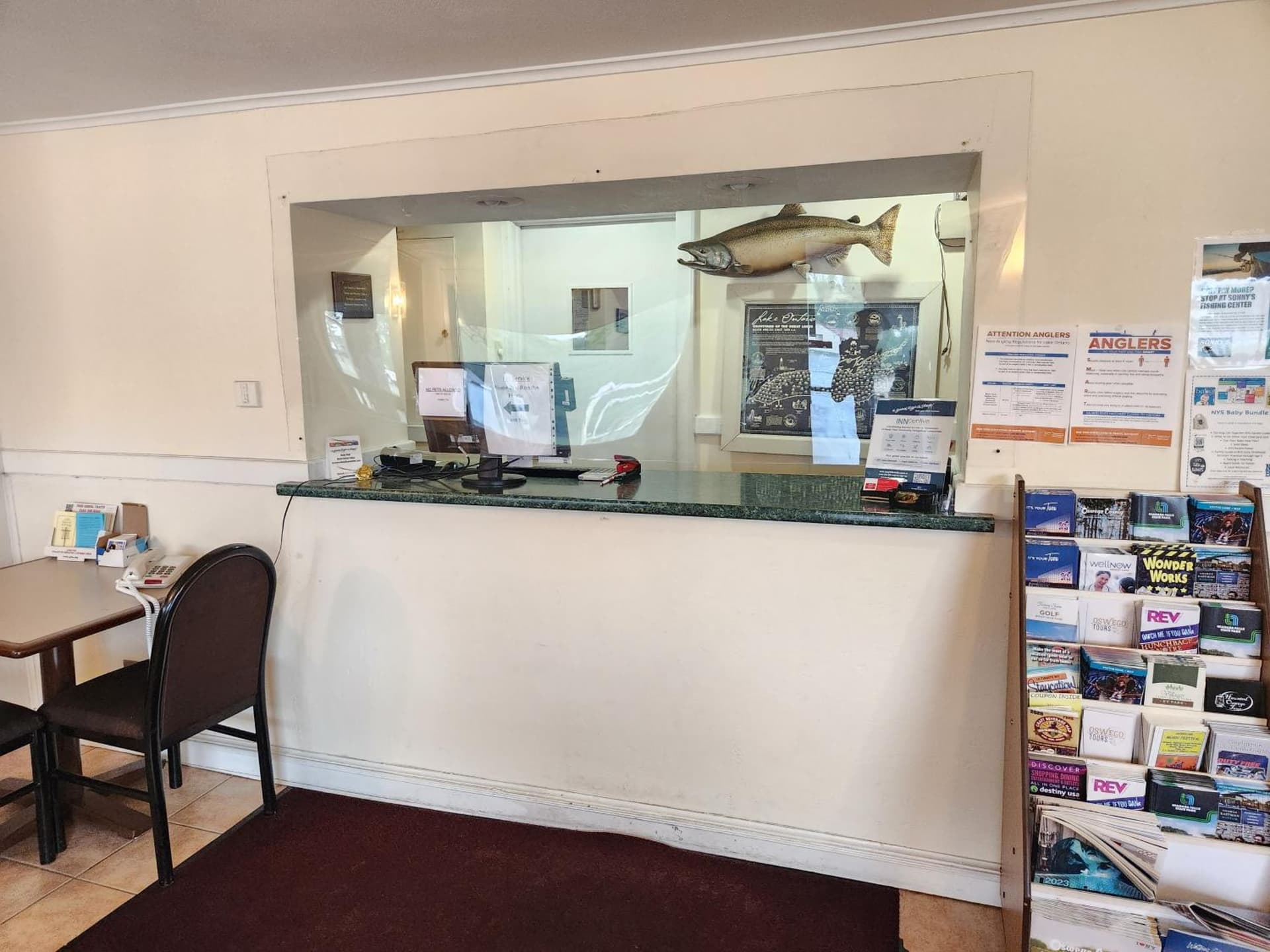 Red Carpet Inn Pulaski interior in Pulaski, NY — gallery photo 2