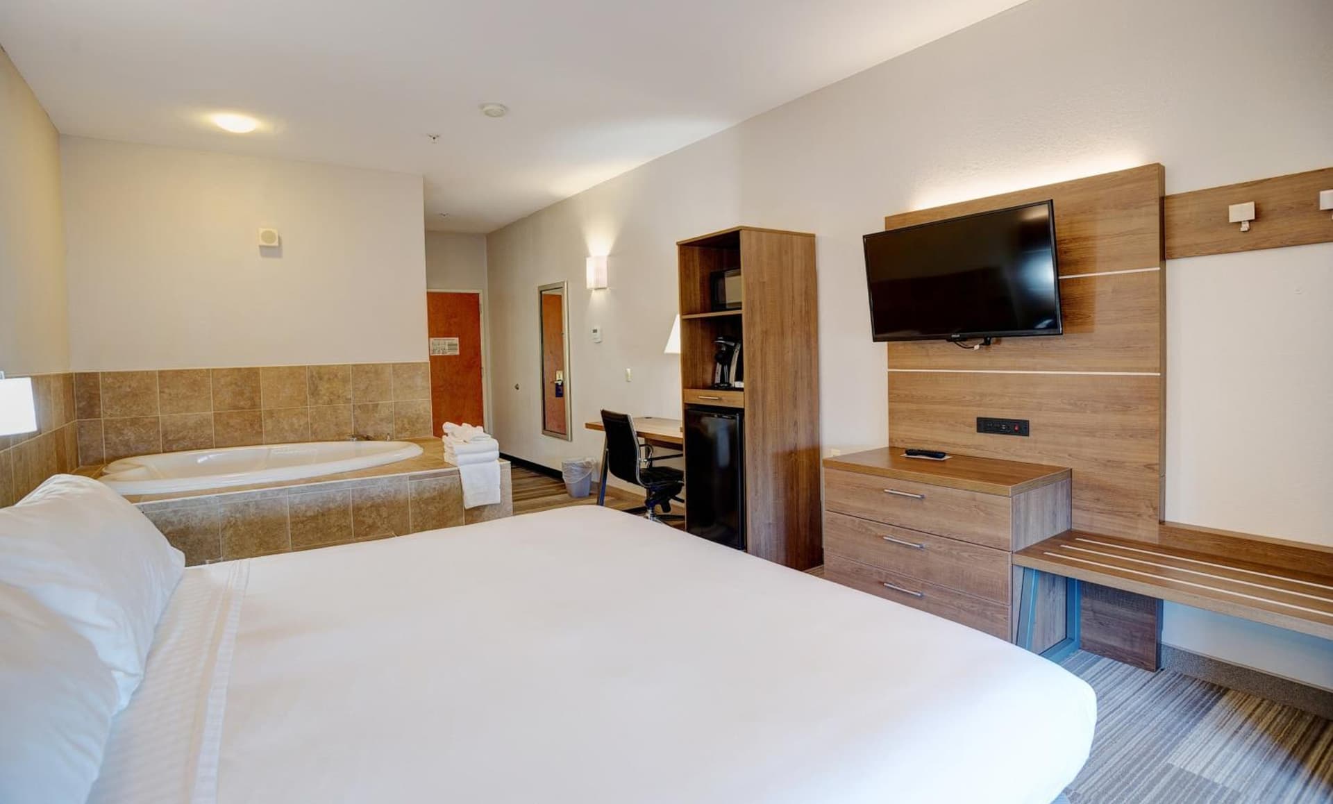 Holiday Inn Express La Plata by IHG gallery photo in La Plata, MD — image 21