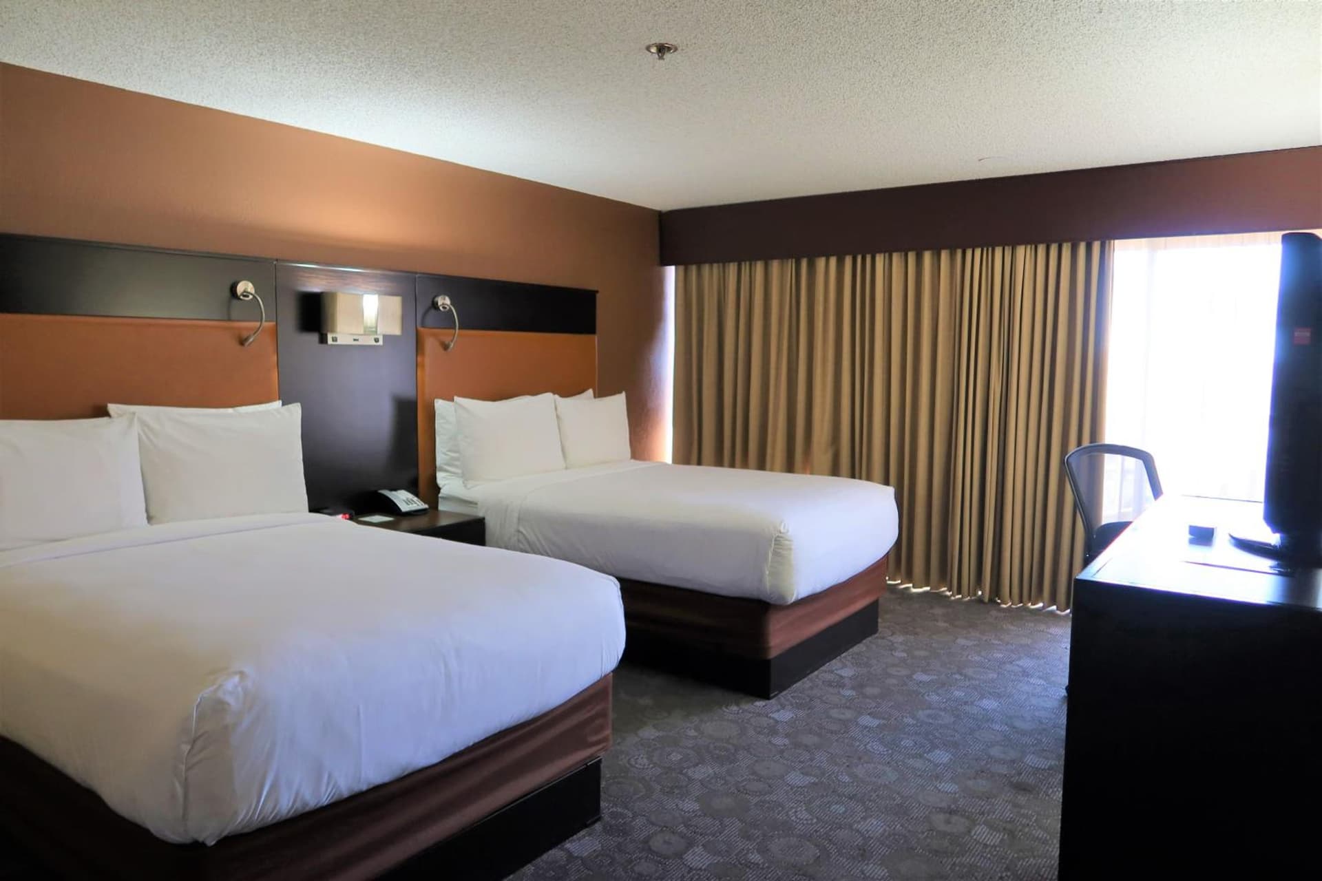 GreenTree Hotel Phoenix West gallery photo in Phoenix, AZ — image 17