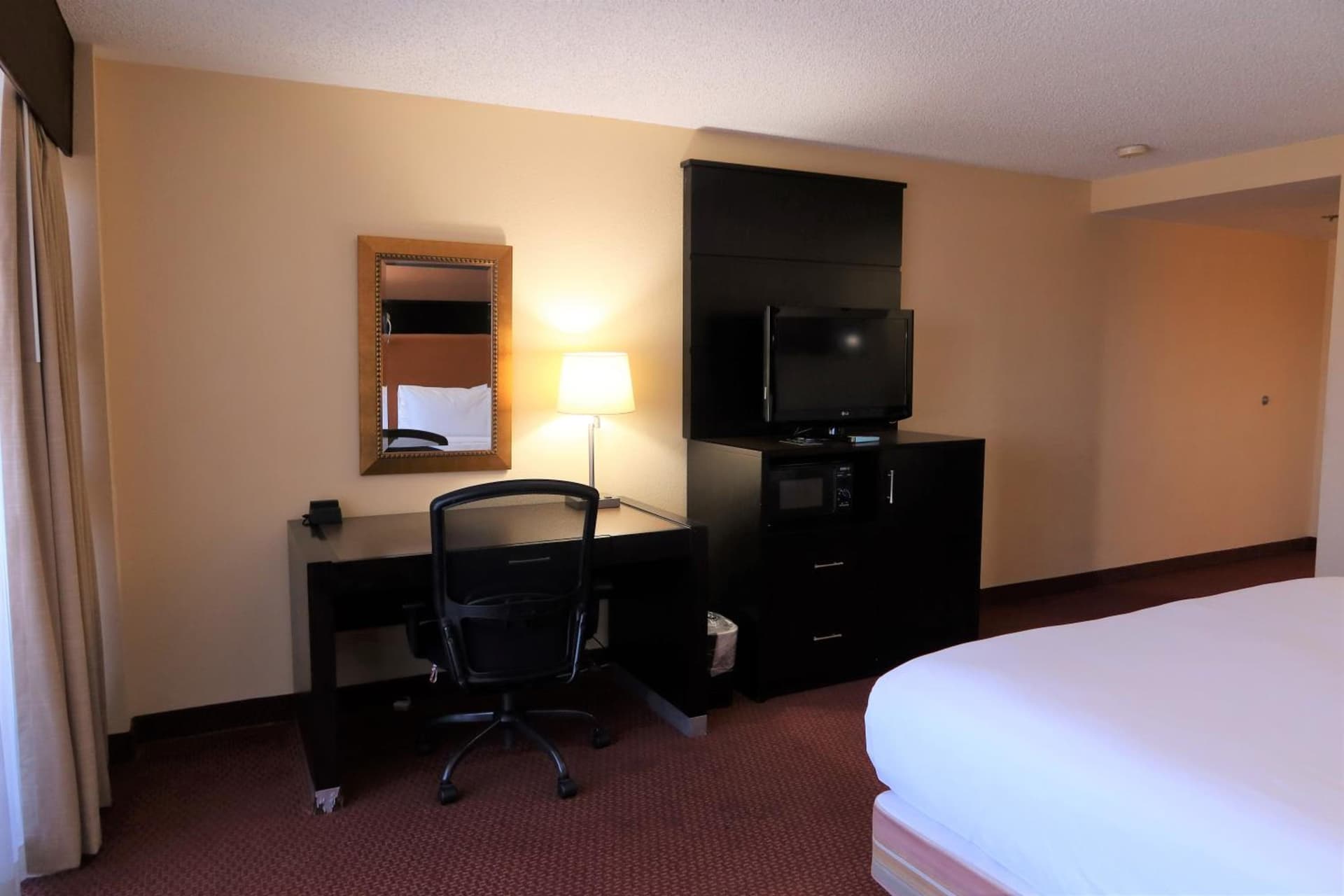 GreenTree Hotel Phoenix West gallery photo in Phoenix, AZ — image 21