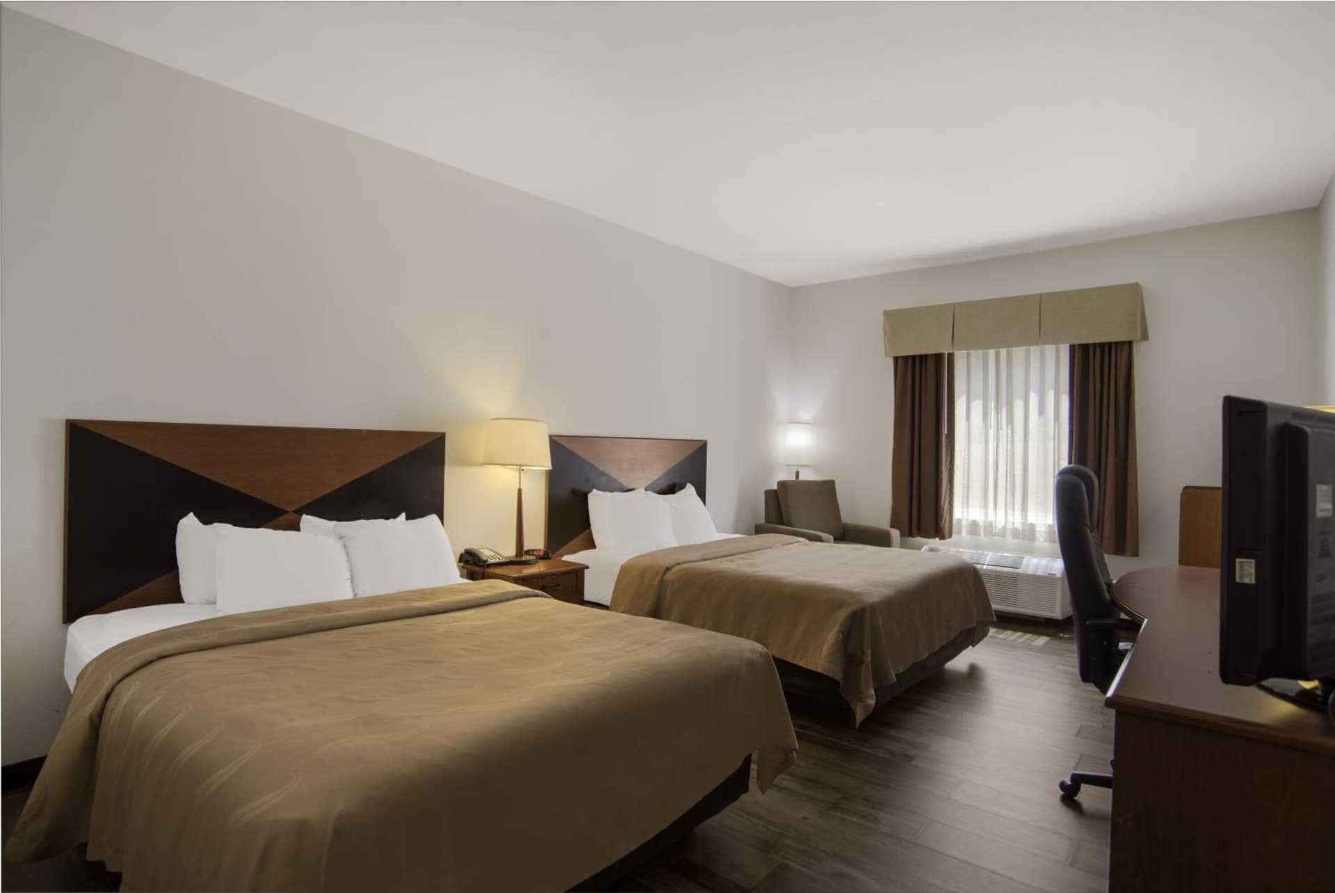 Quality Inn & Suites Chambersburg Northeast gallery photo in Chambersburg, PA — image 20