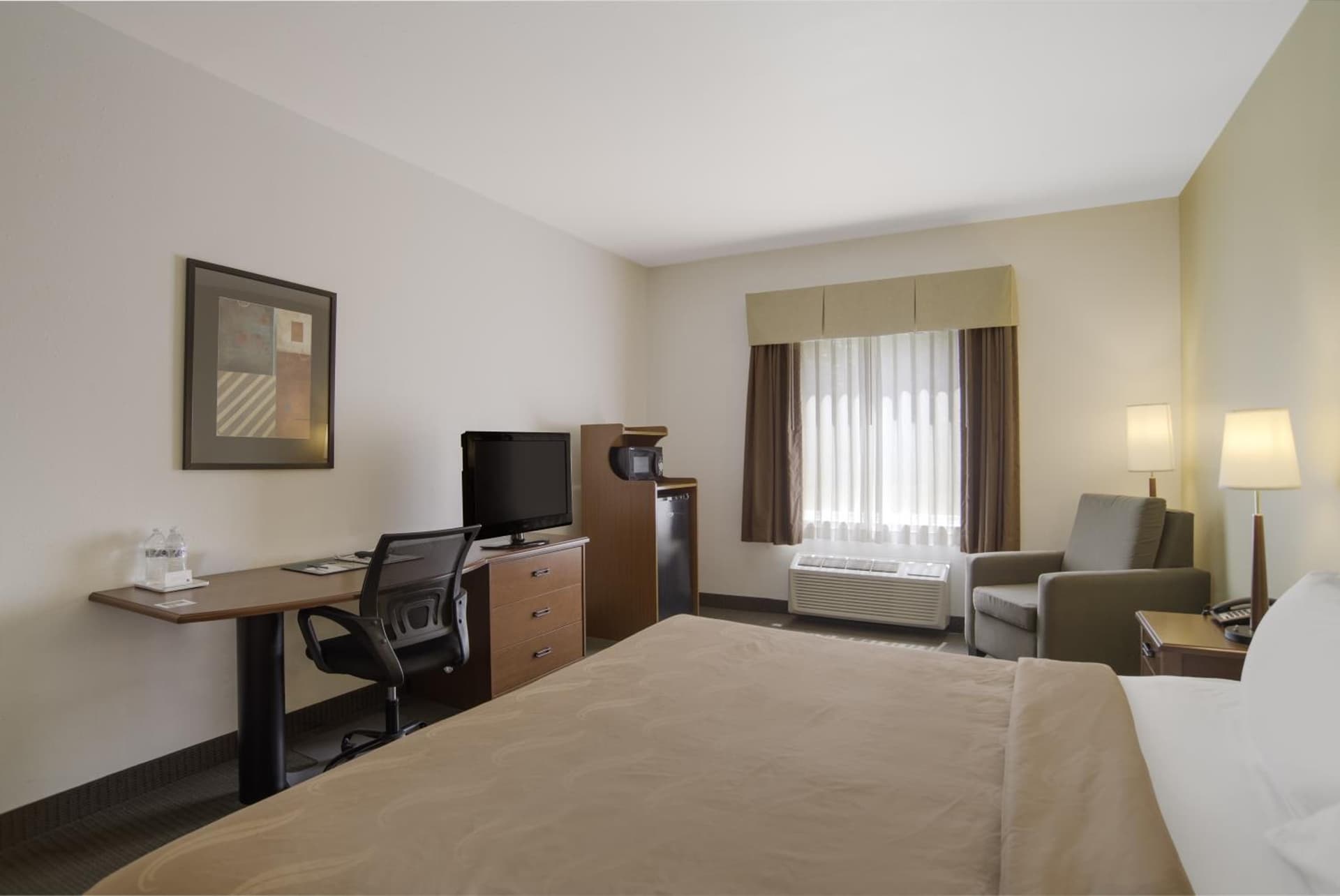 Quality Inn & Suites Chambersburg Northeast gallery photo in Chambersburg, PA — image 24