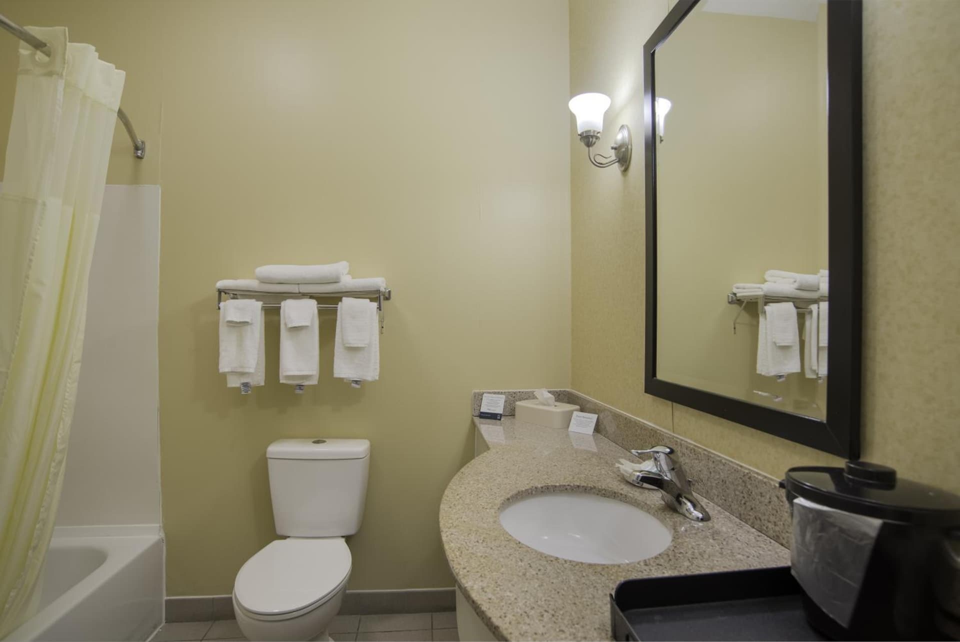 Quality Inn & Suites Chambersburg Northeast gallery photo in Chambersburg, PA — image 59