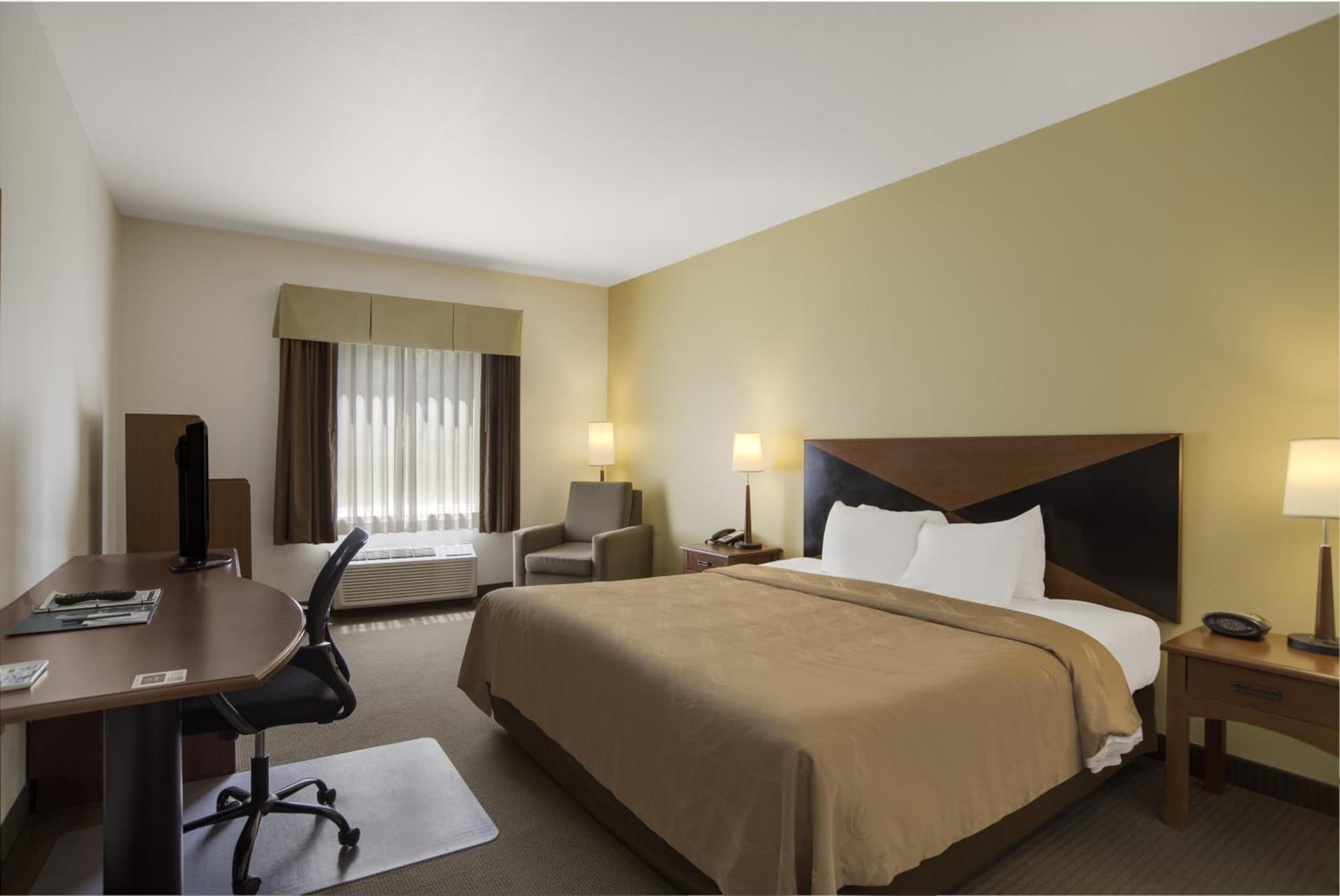 Quality Inn & Suites Chambersburg Northeast gallery photo in Chambersburg, PA — image 55