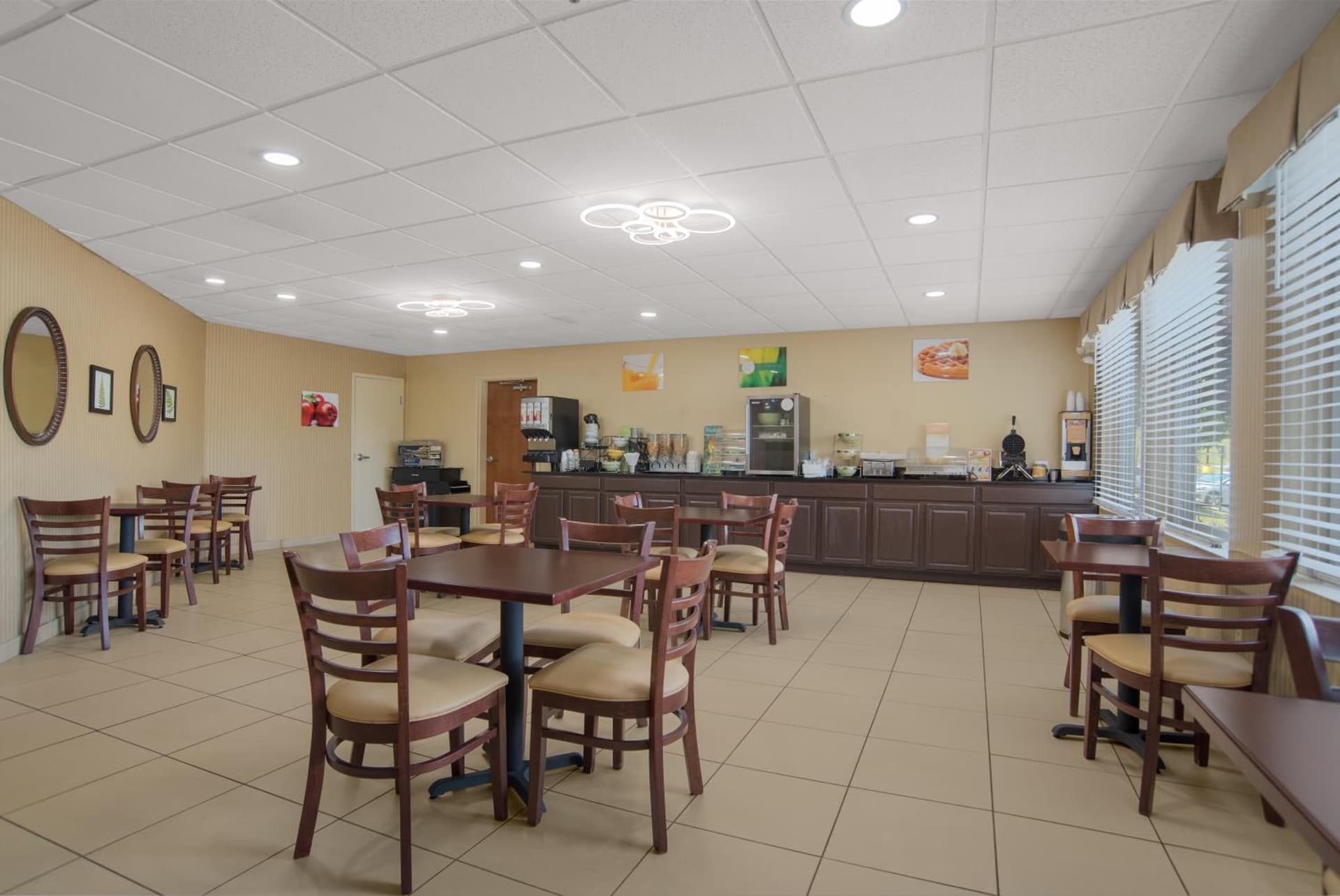 Quality Inn & Suites Chambersburg Northeast gallery photo in Chambersburg, PA — image 49