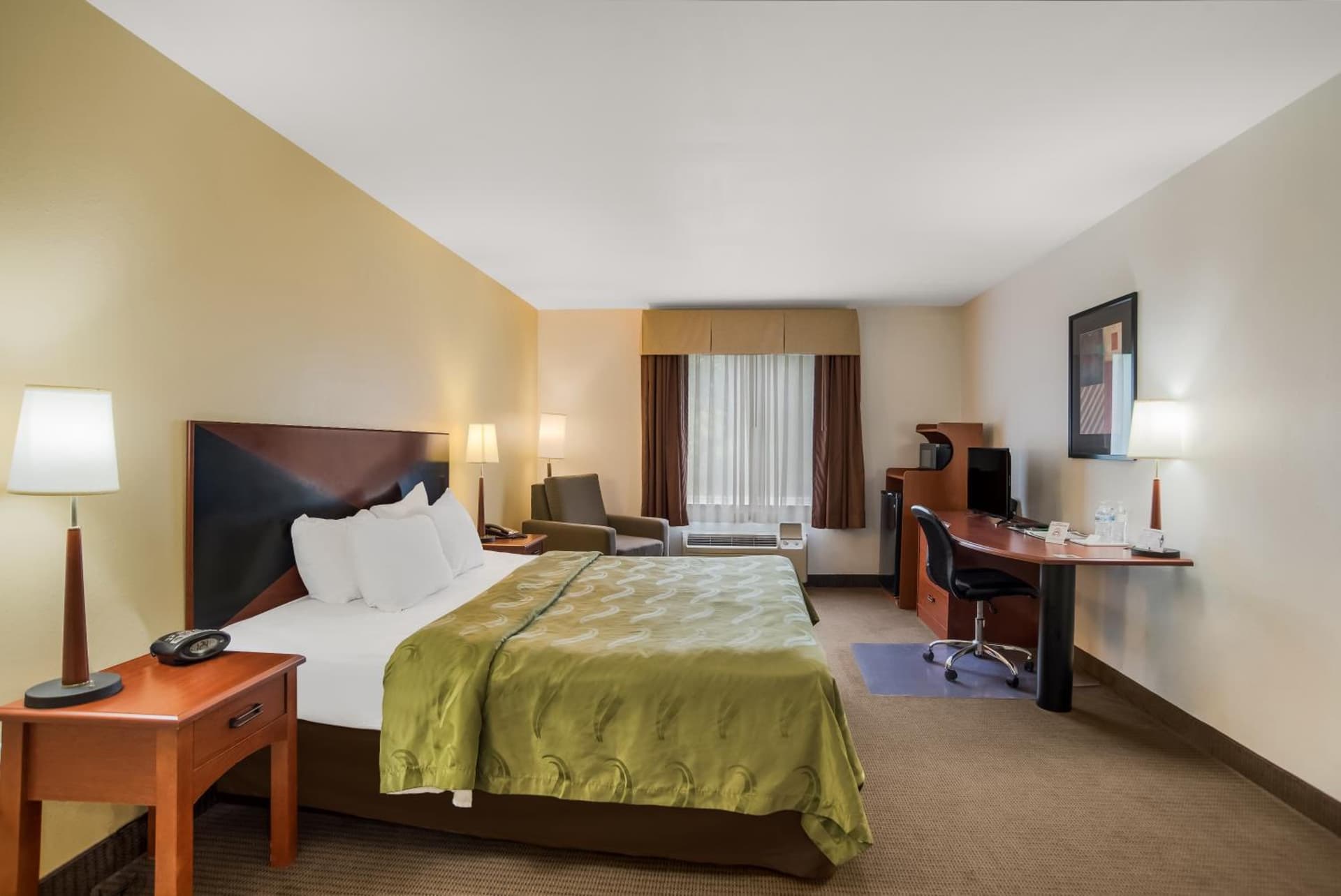 Quality Inn & Suites Chambersburg Northeast gallery photo in Chambersburg, PA — image 61