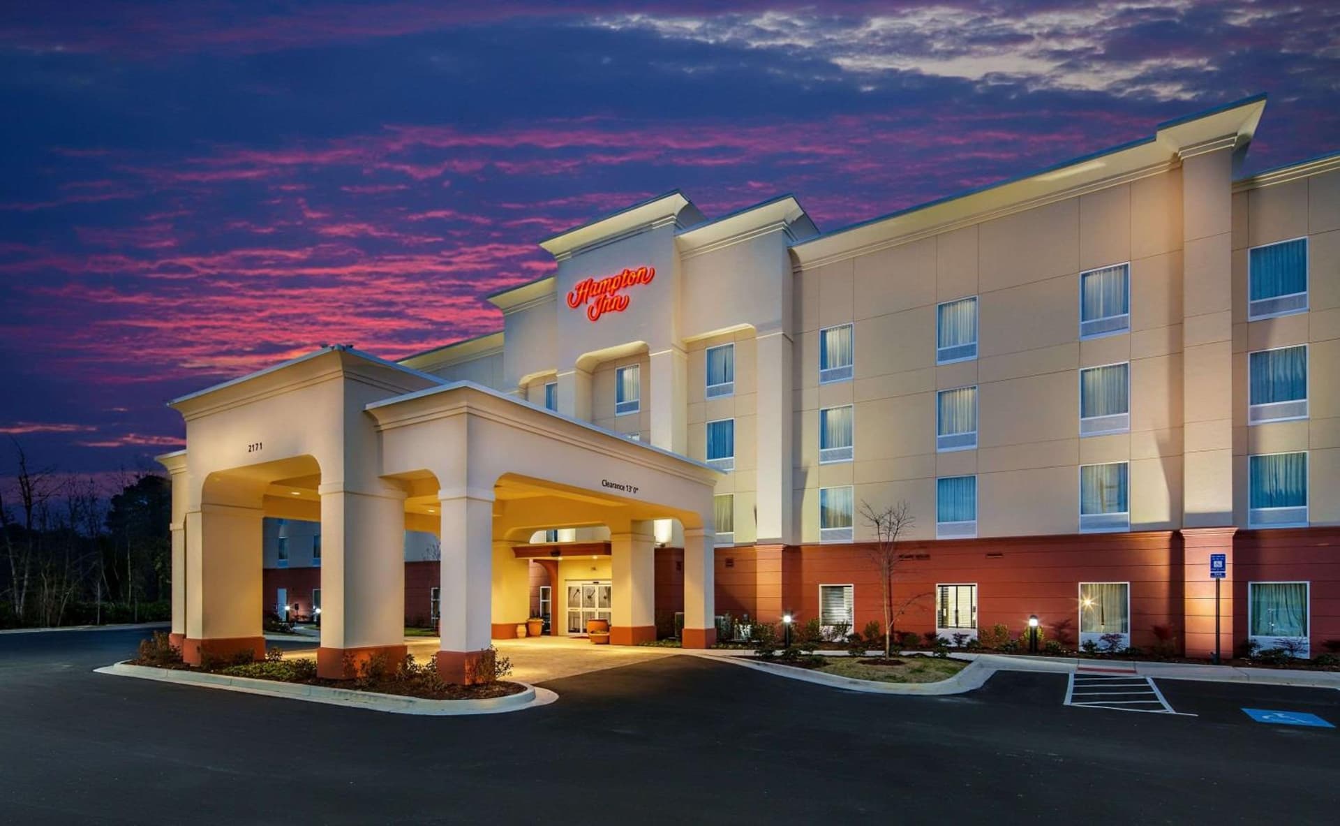 Hampton Inn Augusta Fort Eisenhower interior in Augusta, GA — gallery photo 2