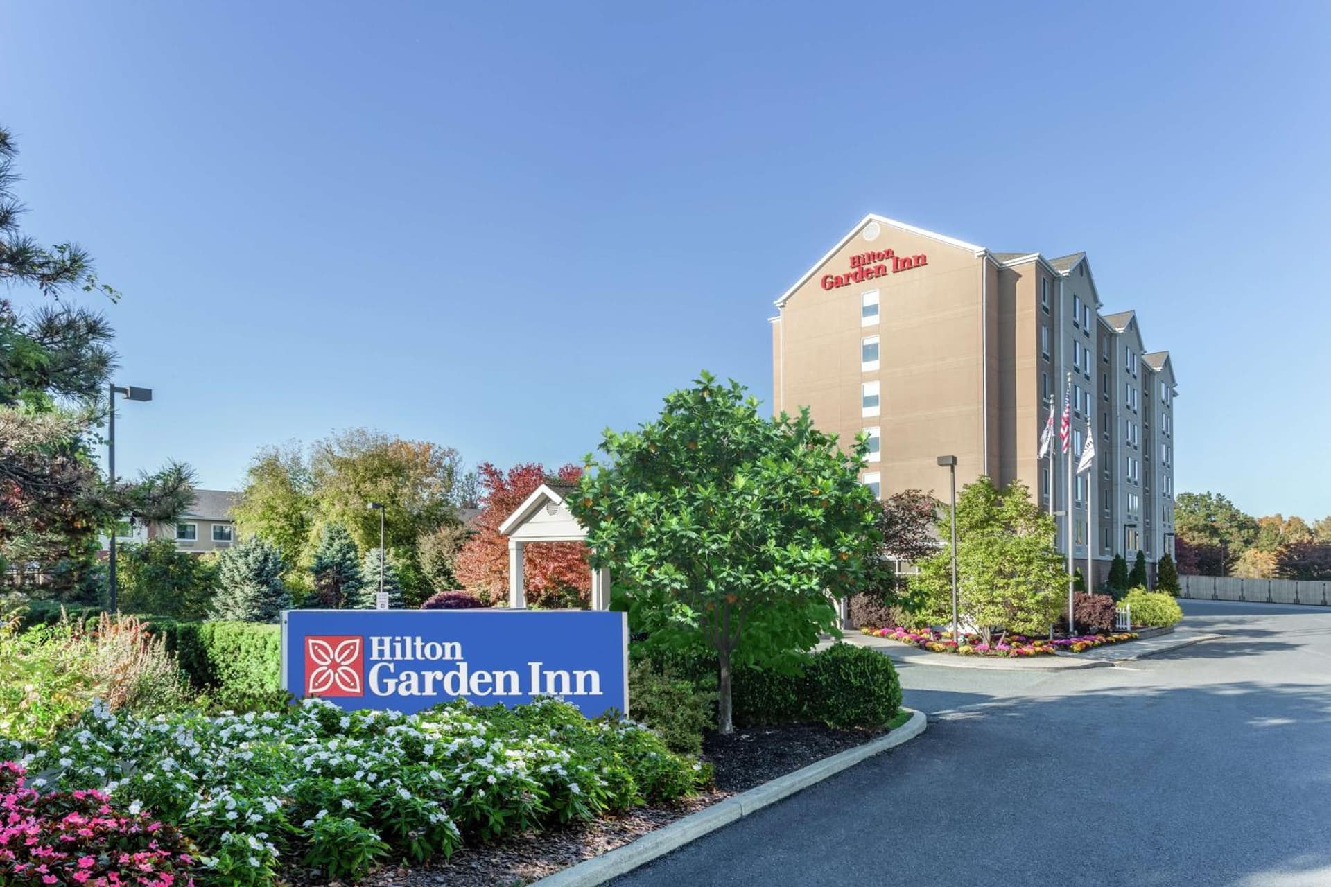 Hilton Garden Inn Albany-SUNY Area interior in Albany, NY — gallery photo 2