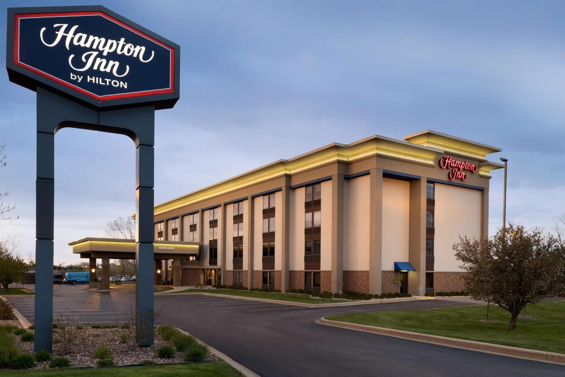 Hampton Inn Appleton-Fox River Mall Area featured exterior or lobby in Appleton, WI — similar hotel