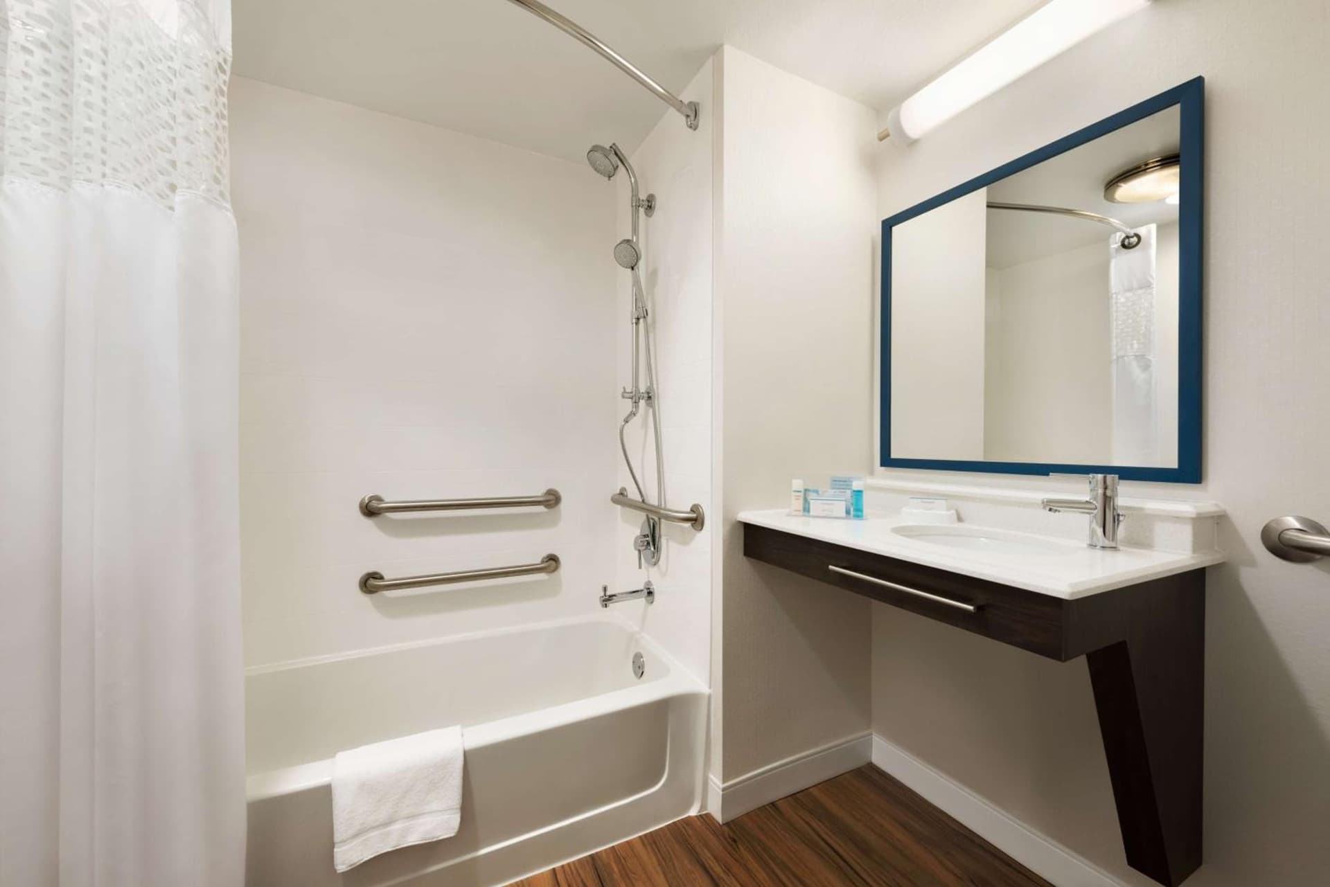 Hampton Inn Appleton-Fox River Mall Area gallery photo in Appleton, WI — image 5