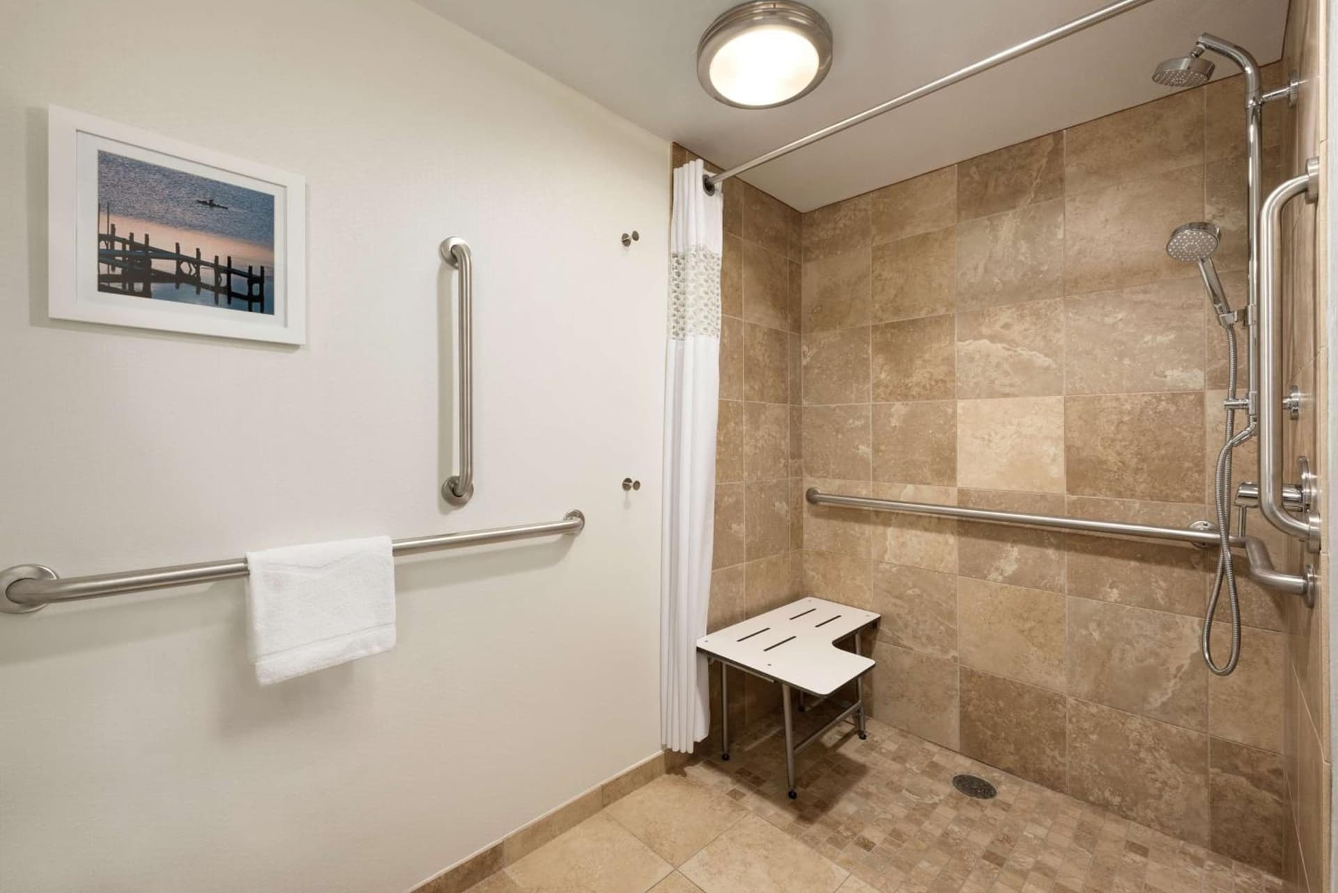 Hampton Inn Appleton-Fox River Mall Area gallery photo in Appleton, WI — image 6