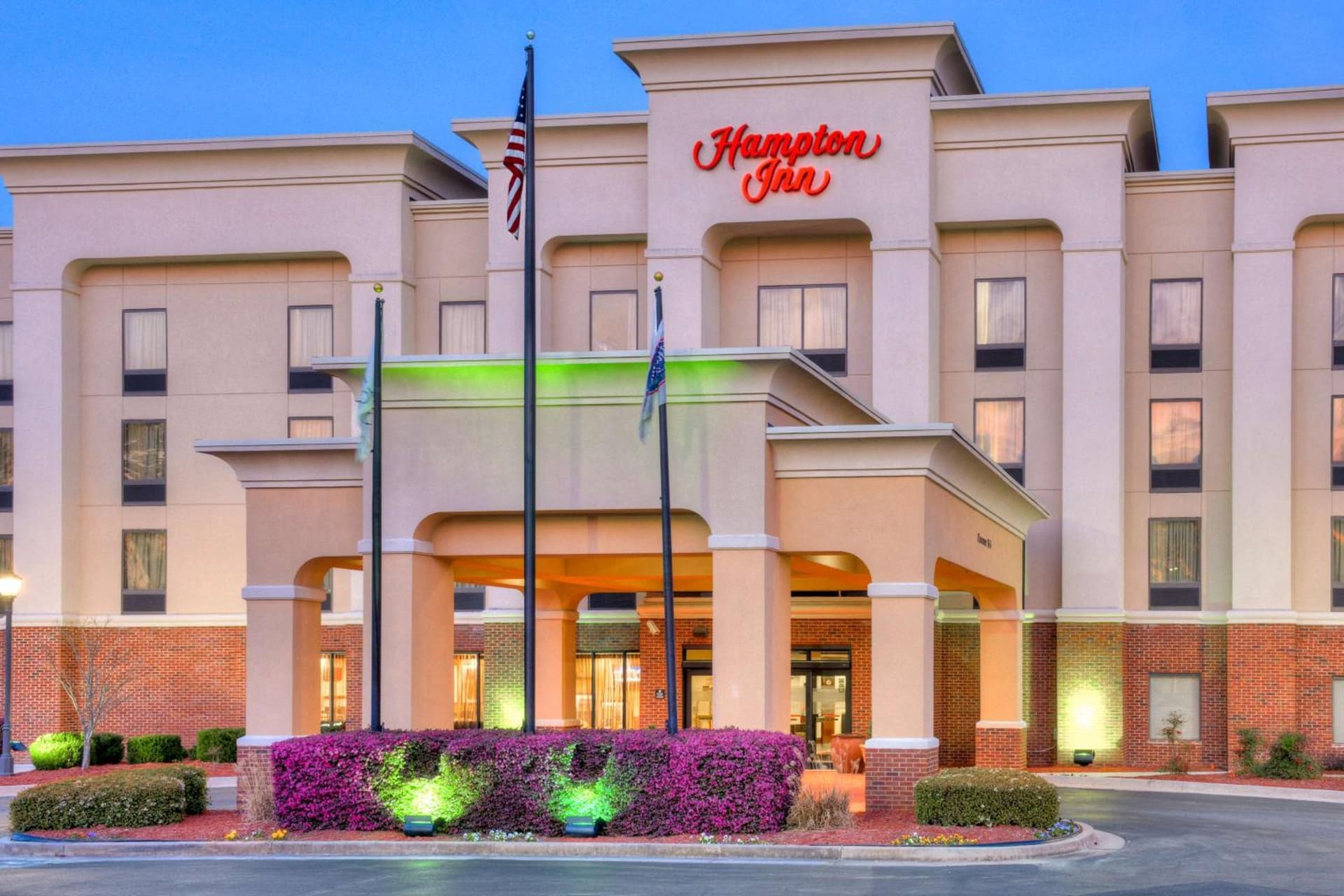 Hampton Inn Atlanta-Fairburn interior in Fairburn, GA — gallery photo 2