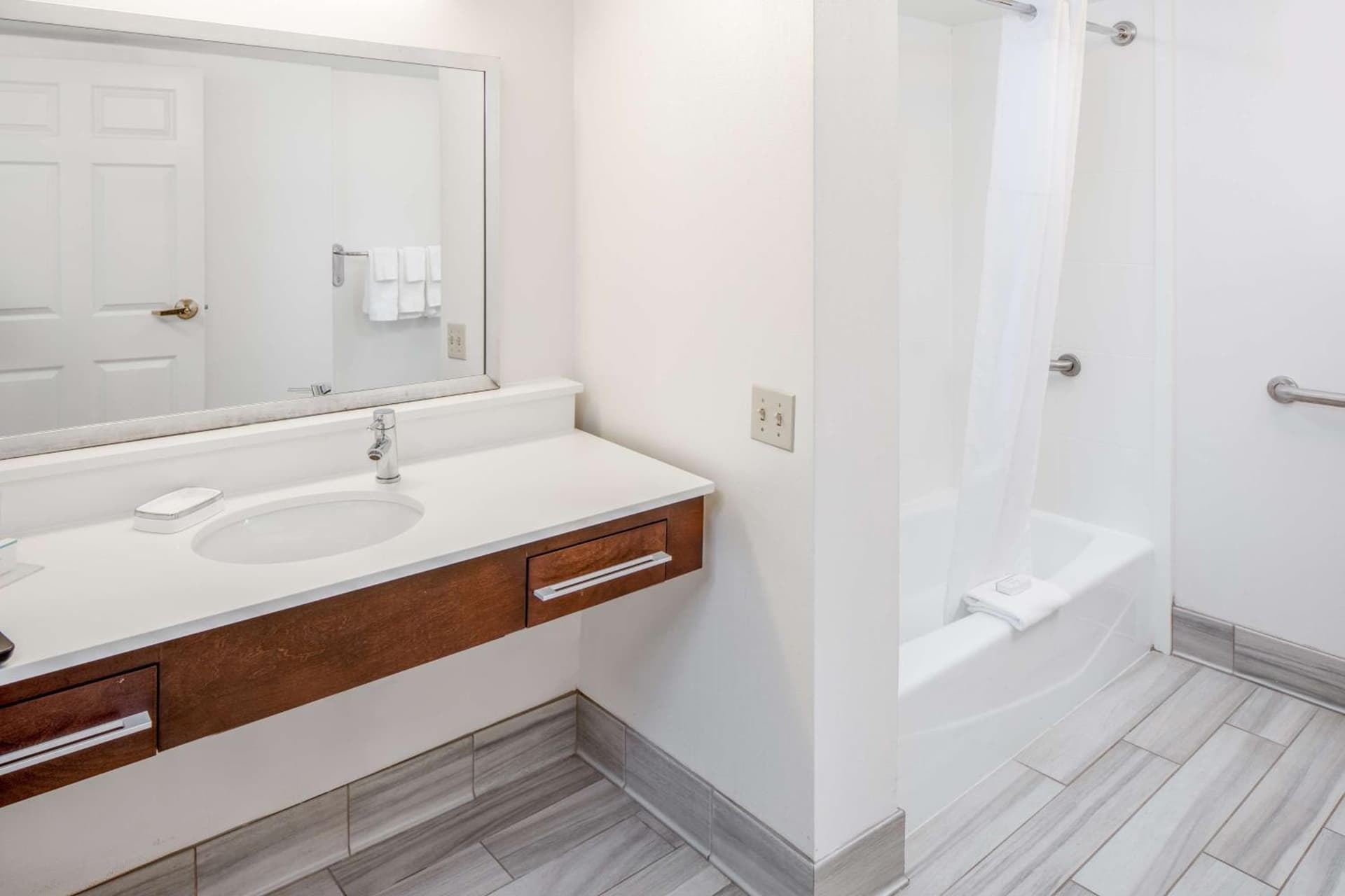 Hampton Inn & Suites Atlanta/Duluth/Gwinnett gallery photo in Duluth, GA — image 11