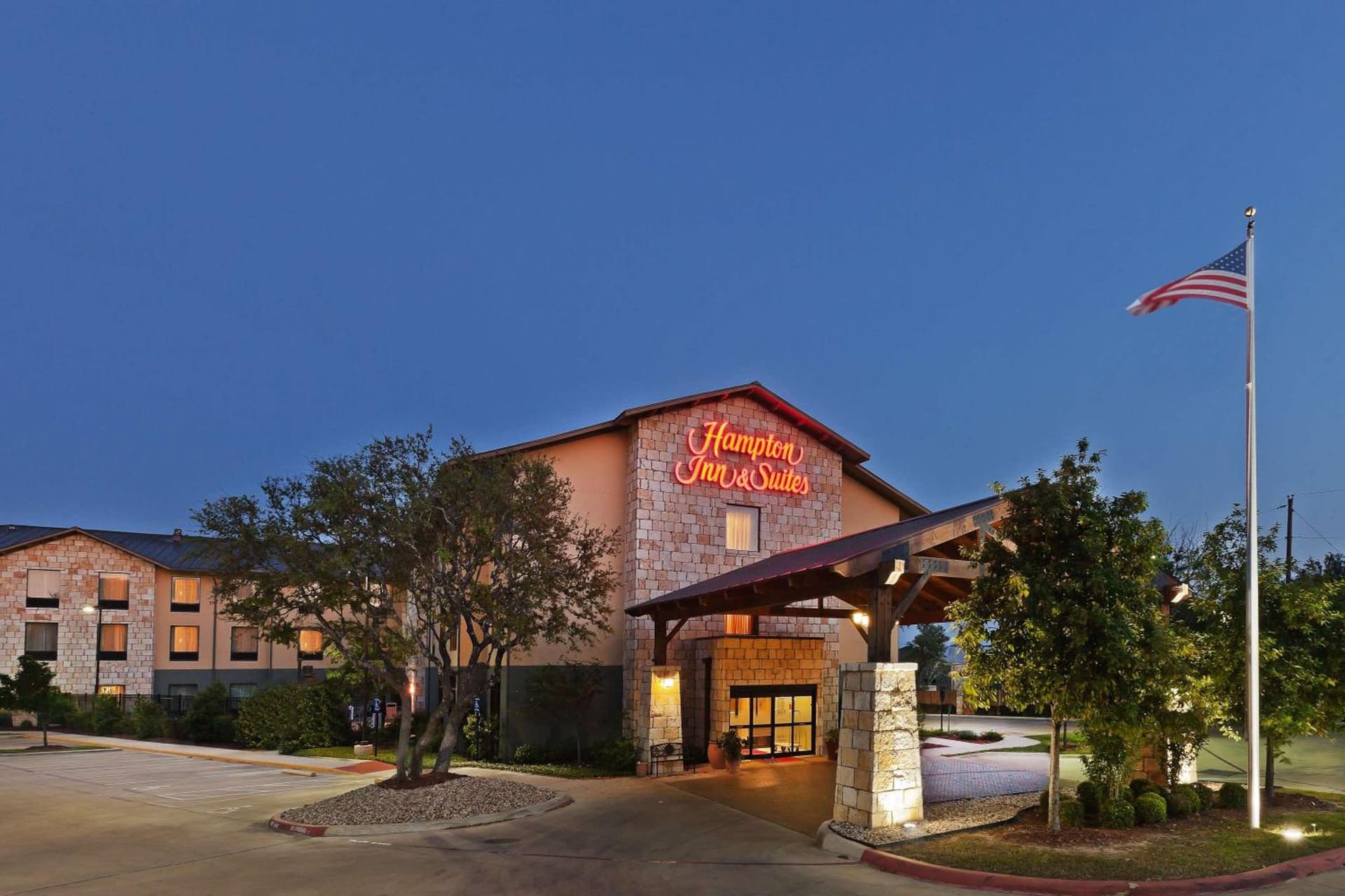 Hampton Inn and Suites Austin - Lakeway interior in Lakeway, TX — gallery photo 2