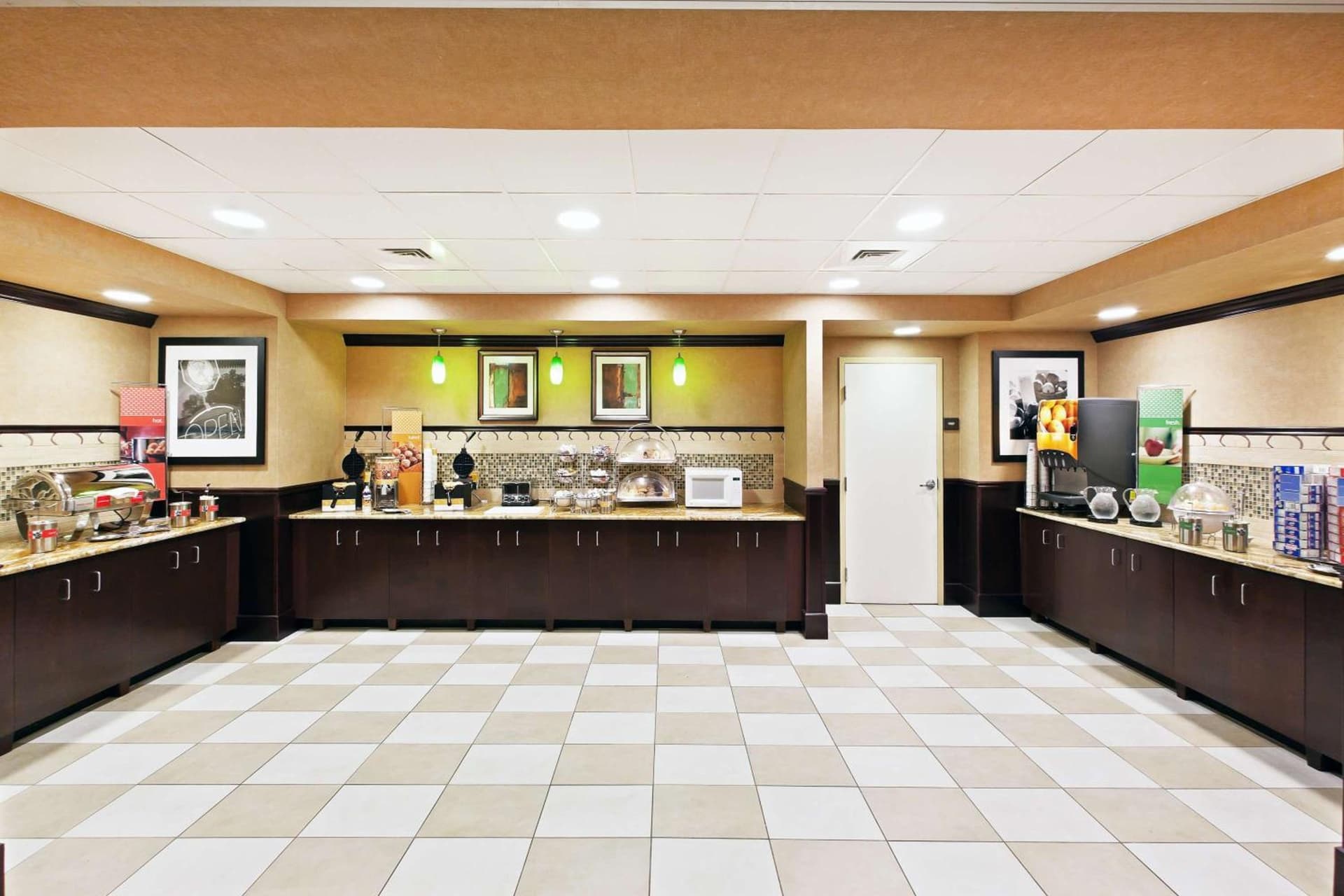 Hampton Inn and Suites Austin - Lakeway interior in Lakeway, TX — gallery photo 2