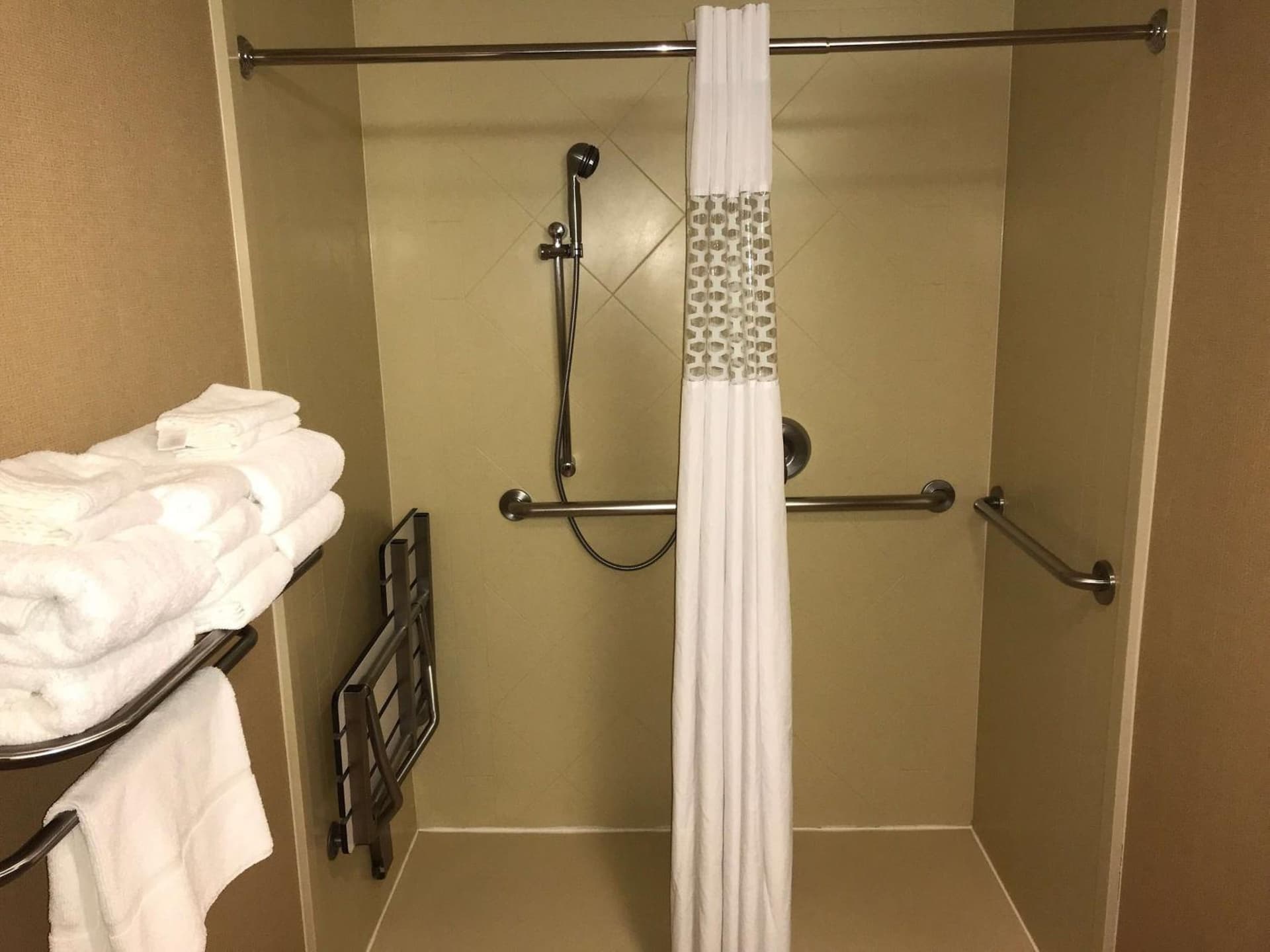 Hampton Inn and Suites Austin - Lakeway gallery photo in Lakeway, TX — image 9