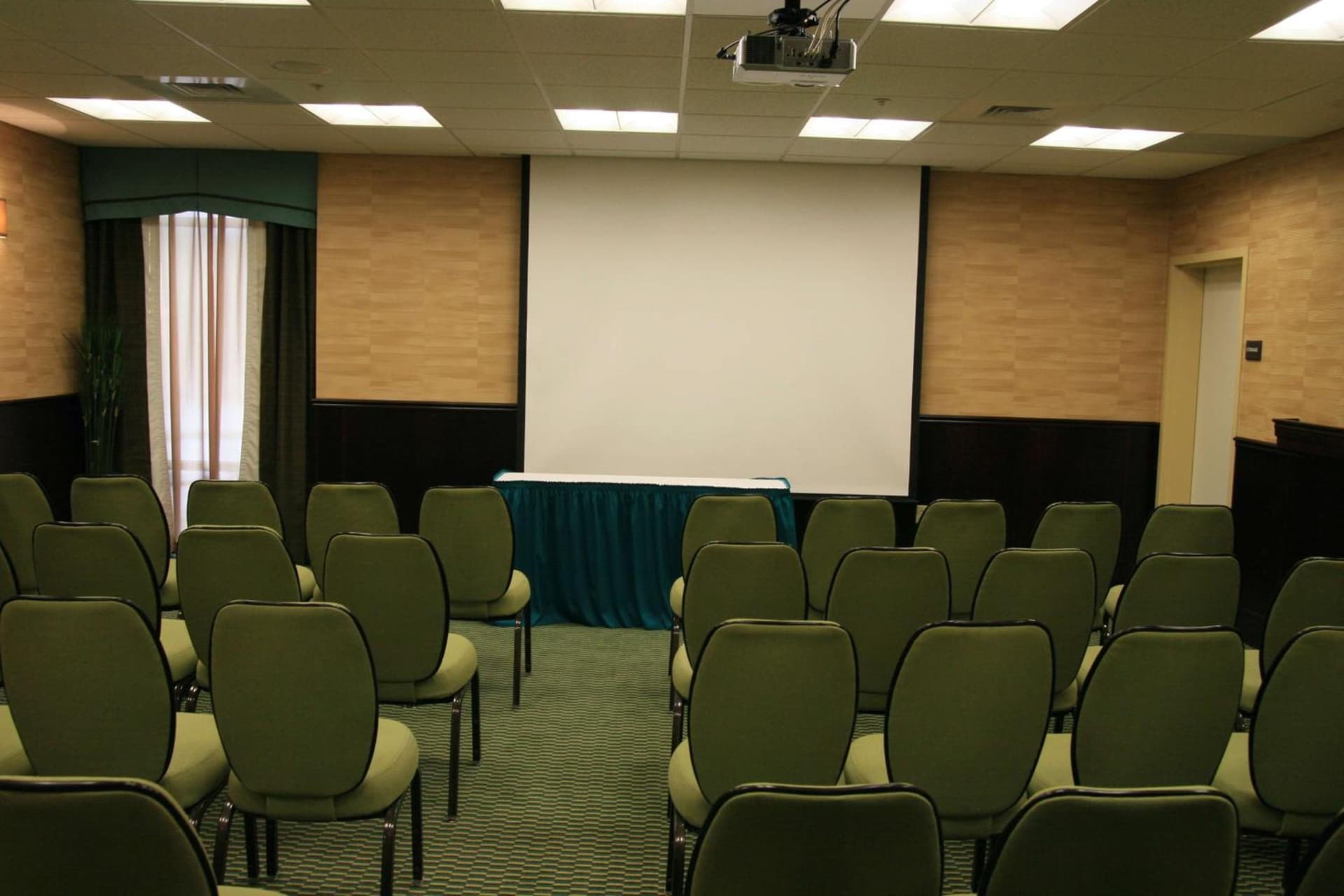 Hampton Inn and Suites Austin - Lakeway gallery photo in Lakeway, TX — image 14