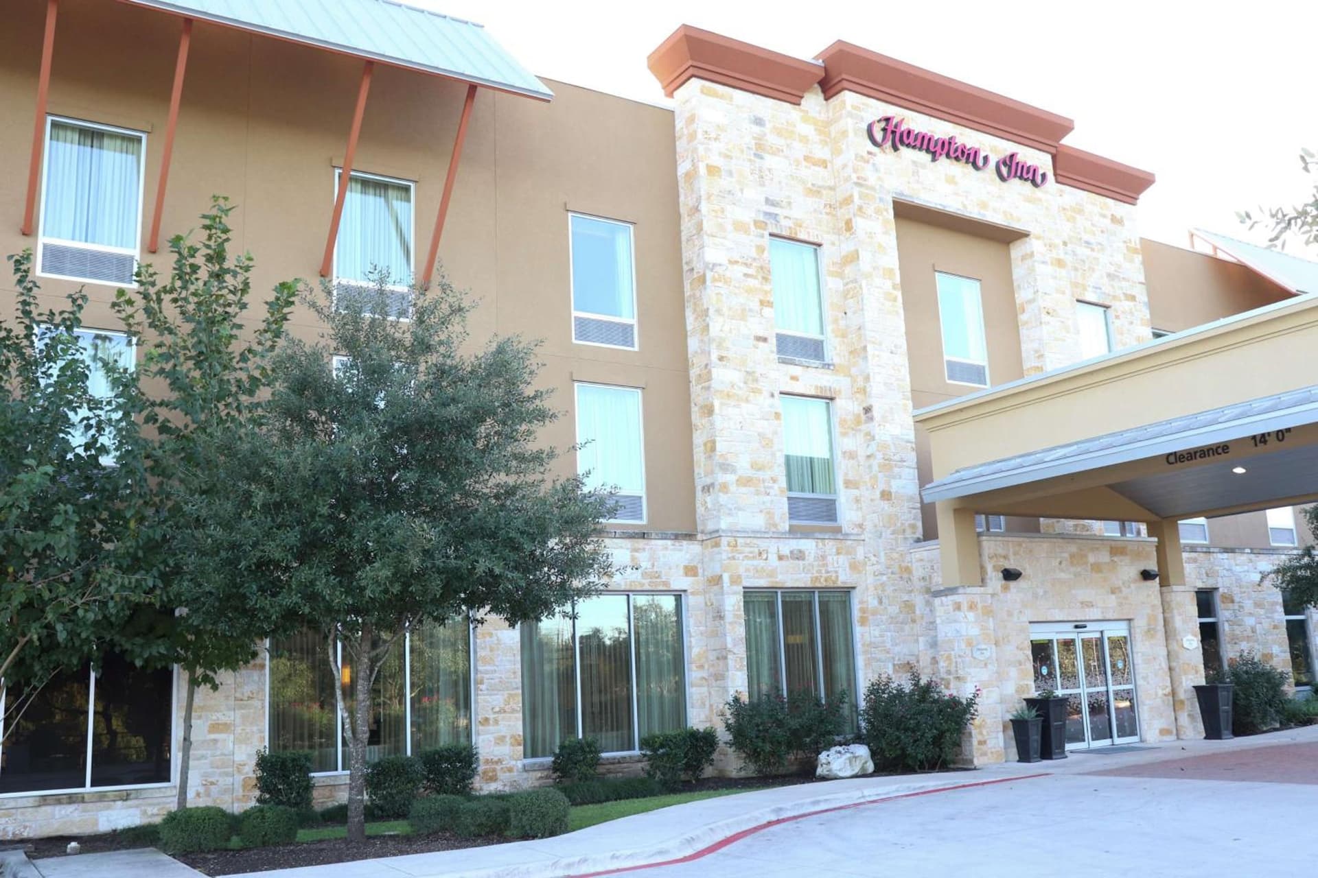 Hampton Inn Austin Oak Hill interior in Austin, TX — gallery photo 2