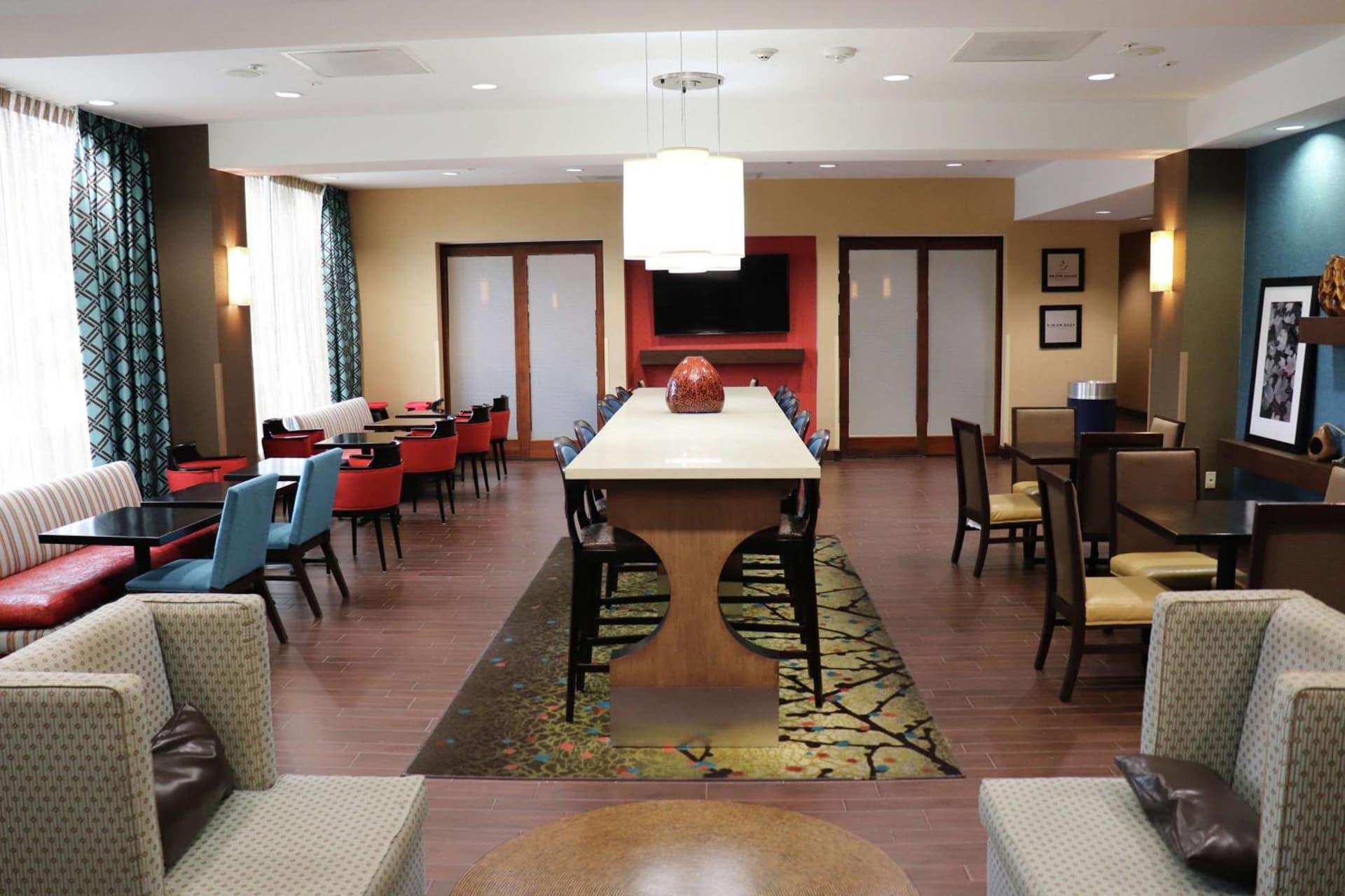 Hampton Inn Austin Oak Hill property views in Austin, TX — gallery photo 3