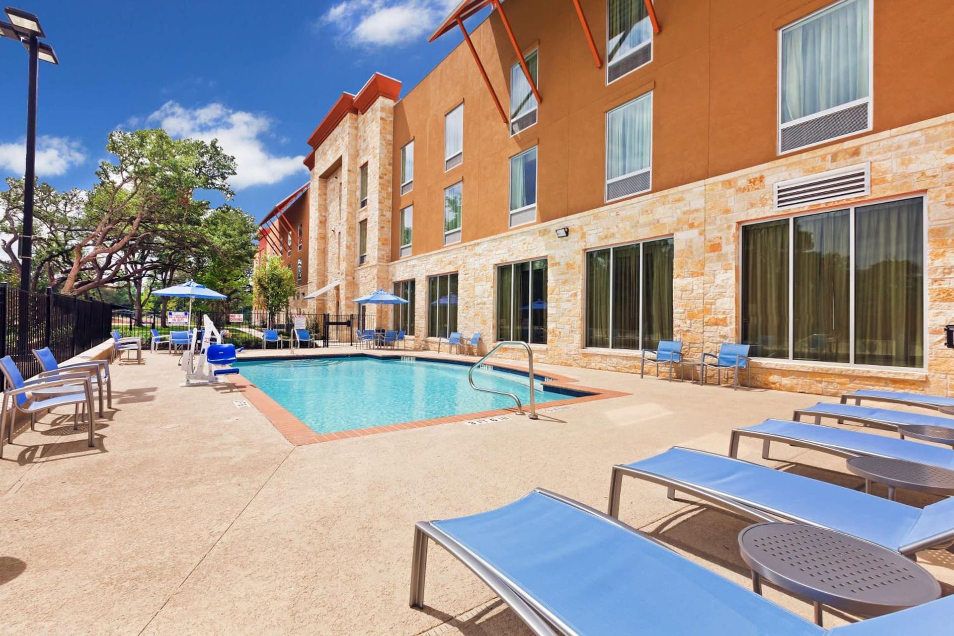 Hampton Inn Austin Oak Hill gallery photo in Austin, TX — image 17