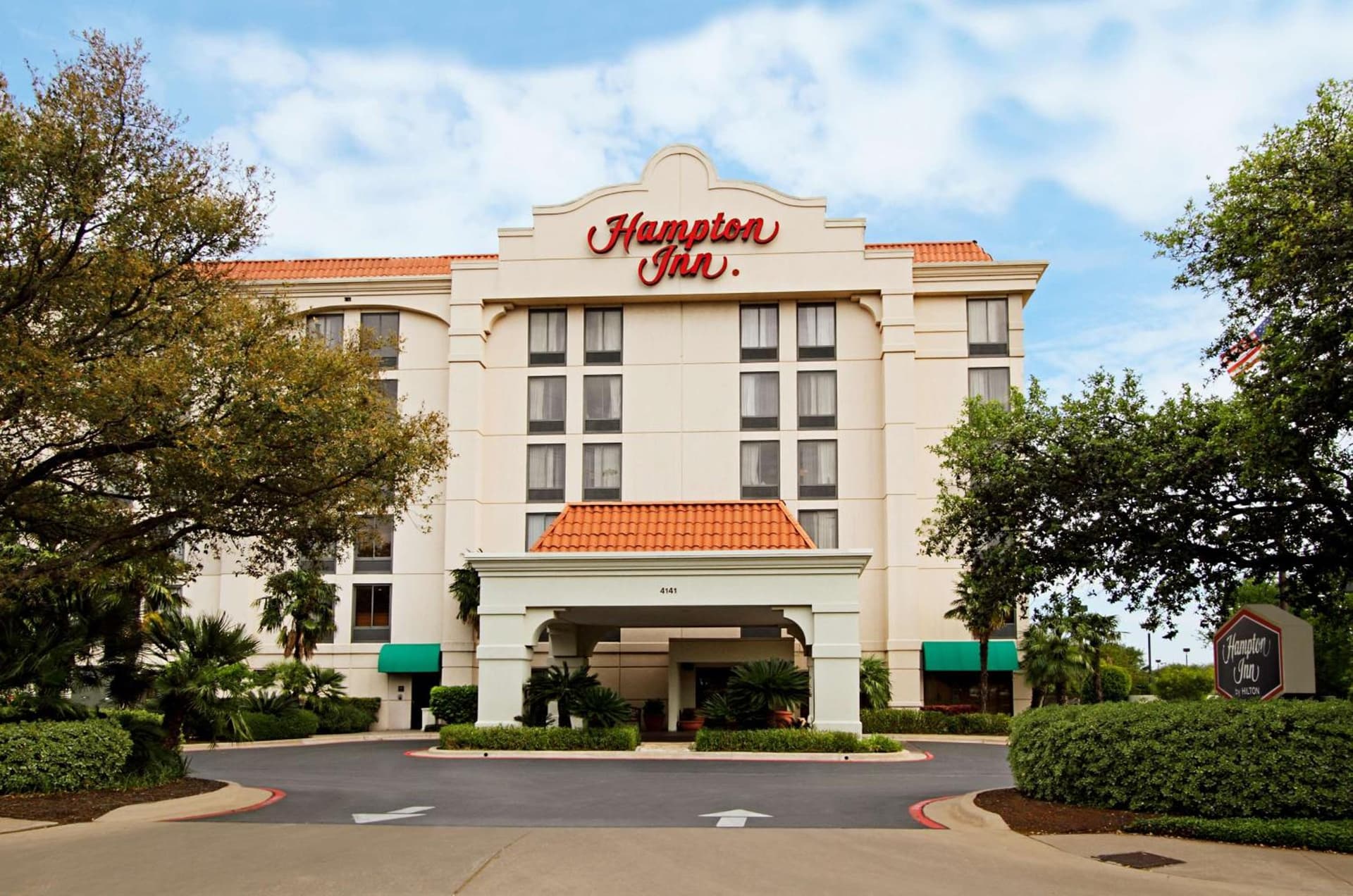 Hampton by Hilton Austin South - I-35 & Ben White featured exterior or lobby in Austin, TX — similar hotel