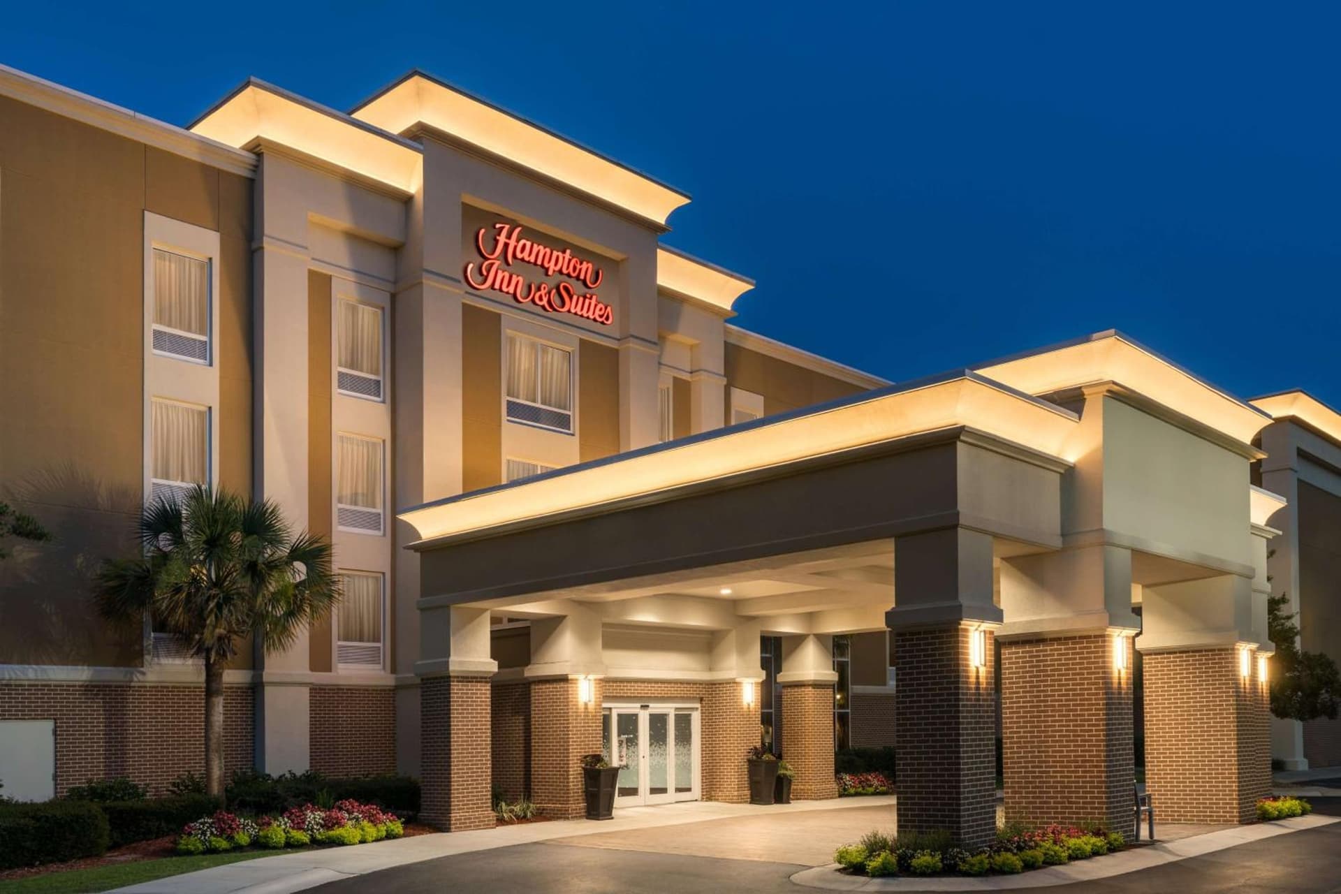Hampton Inn & Suites Bluffton-Sun City interior in Bluffton, SC — gallery photo 2