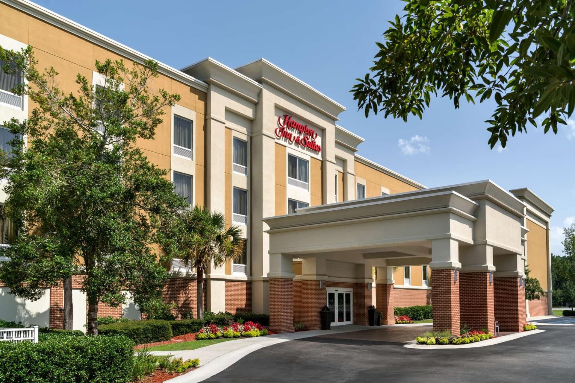 Hampton Inn & Suites Bluffton-Sun City property views in Bluffton, SC — gallery photo 3
