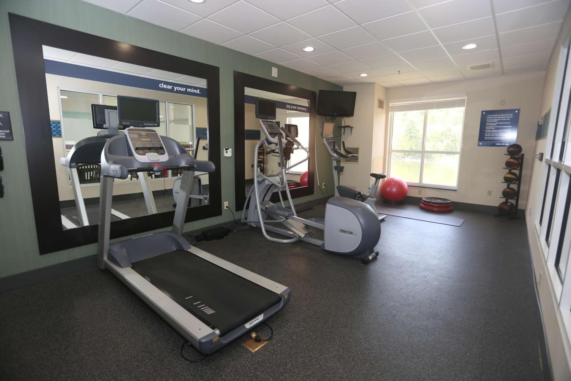 Hampton Inn Owego gallery photo in Owego — image 25