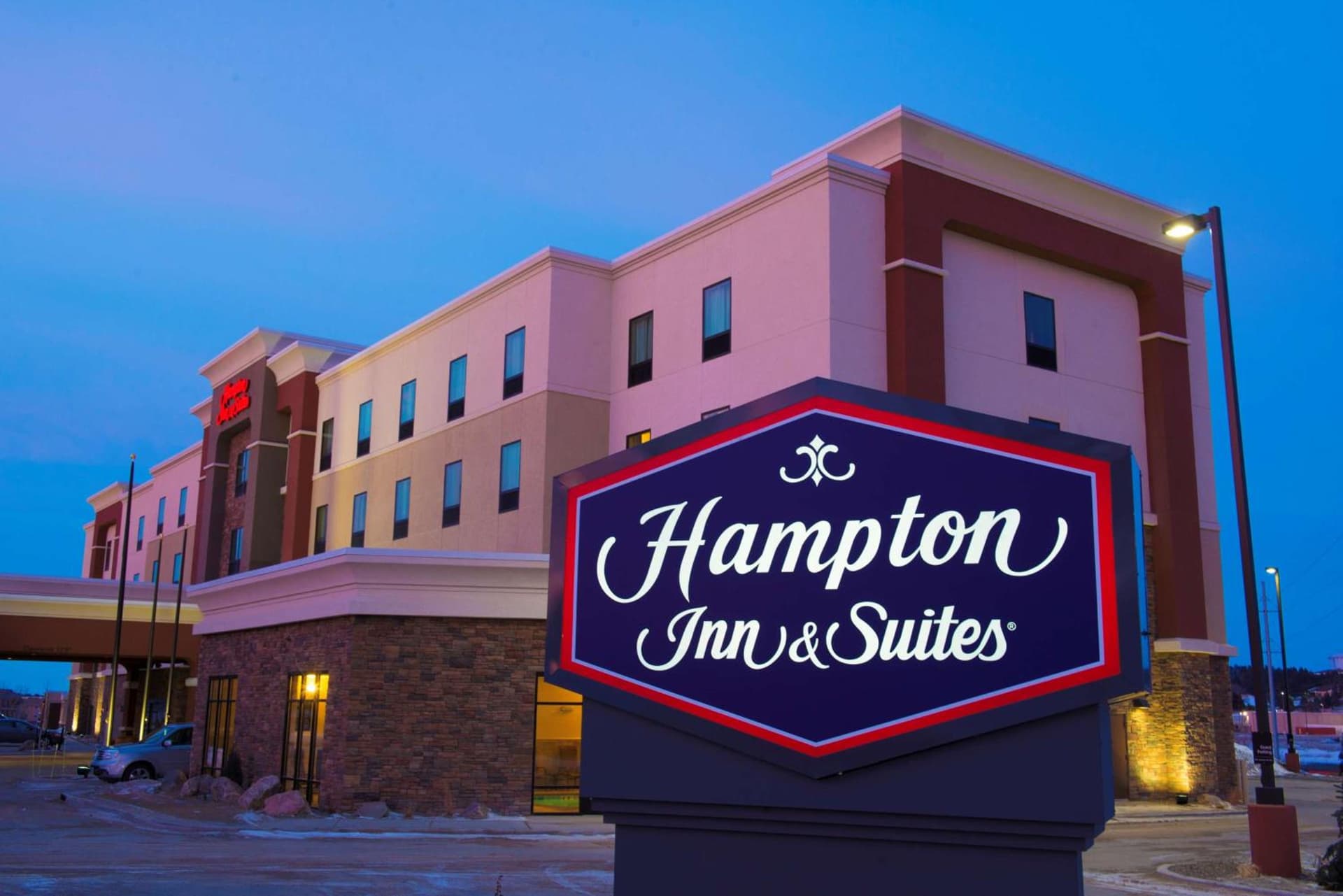 Hampton Inn & Suites Bismarck Northwest featured exterior or lobby in Bismarck, ND — similar hotel