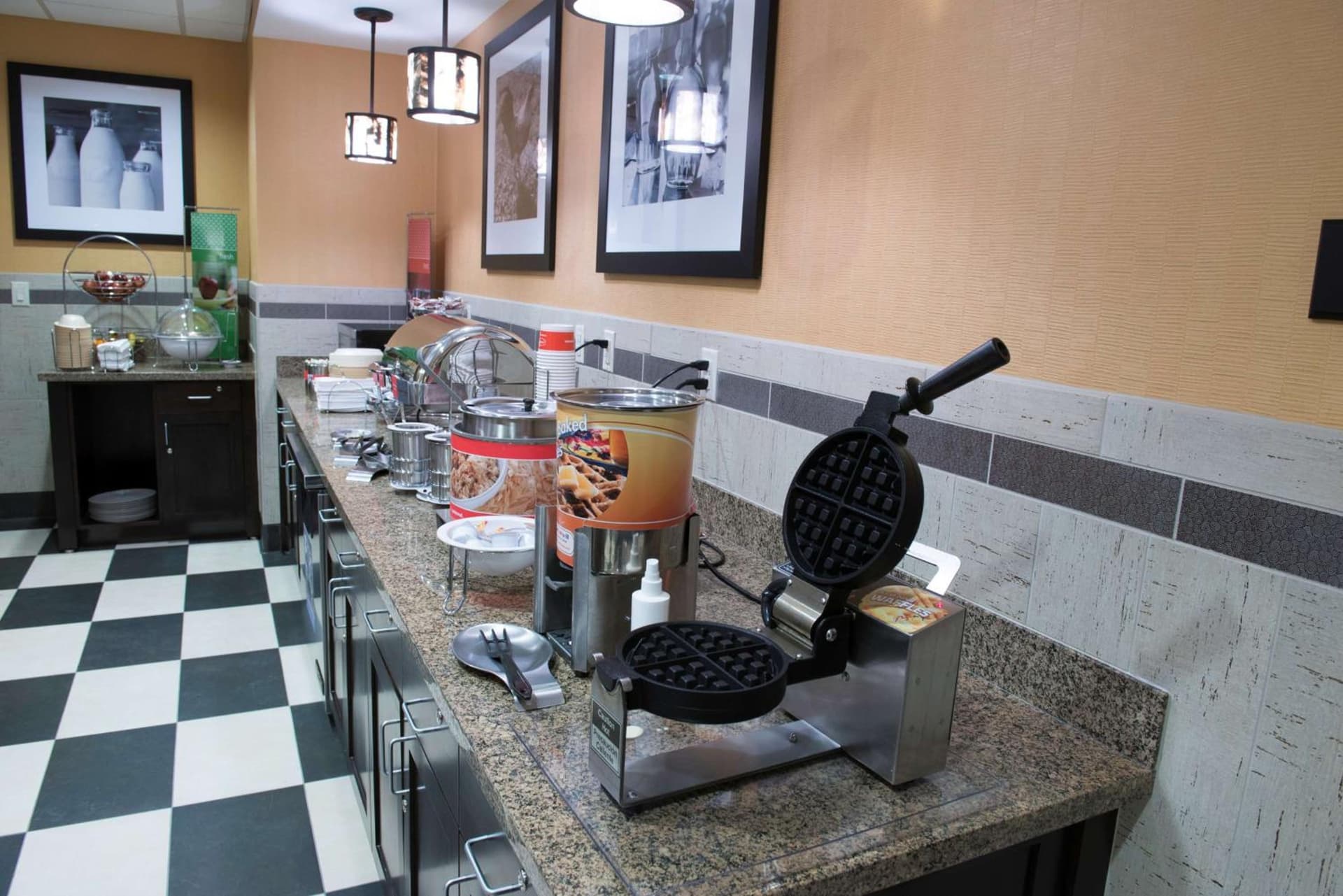 Hampton Inn & Suites Bismarck Northwest gallery photo in Bismarck, ND — image 5