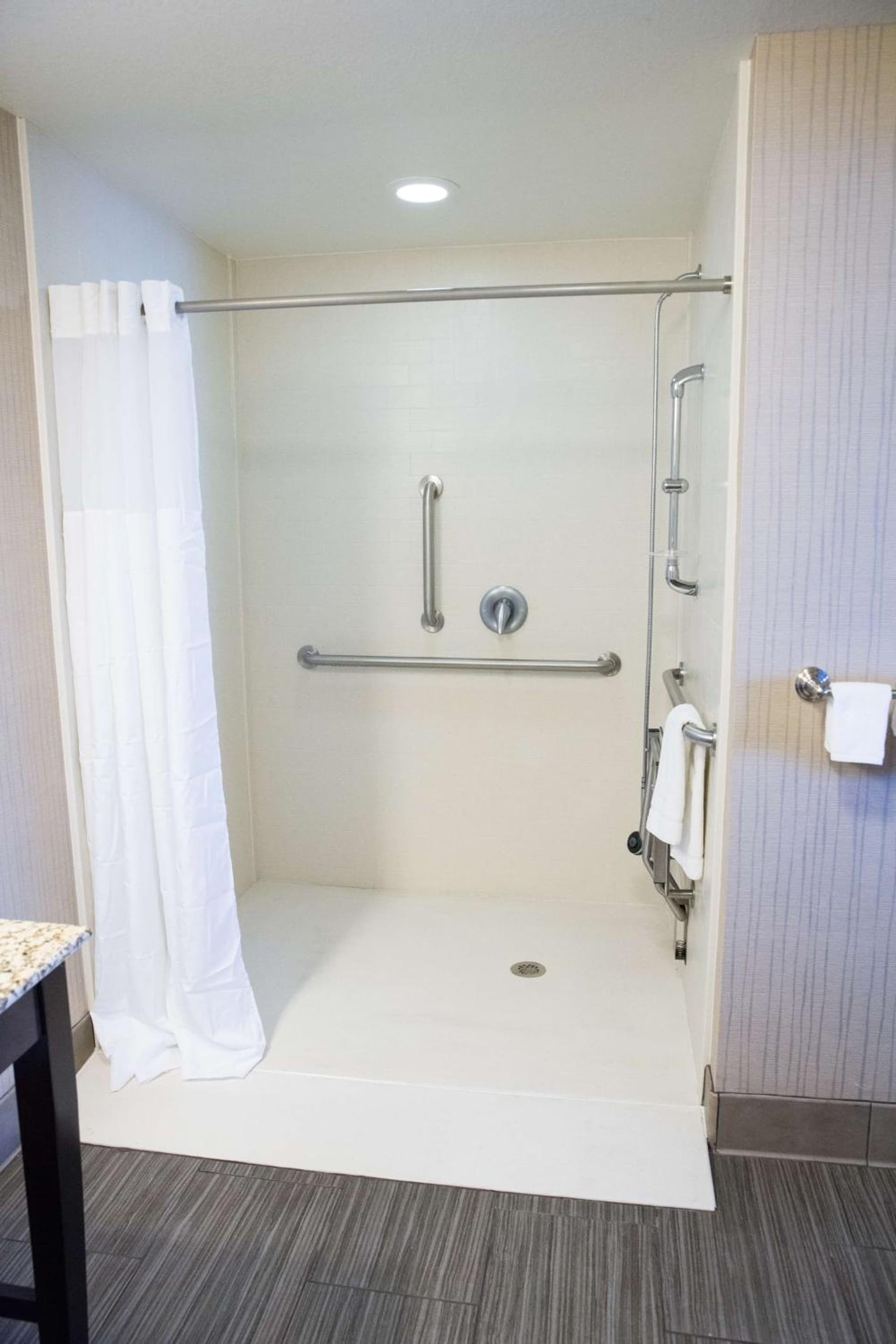 Hampton Inn & Suites Bismarck Northwest gallery photo in Bismarck, ND — image 12
